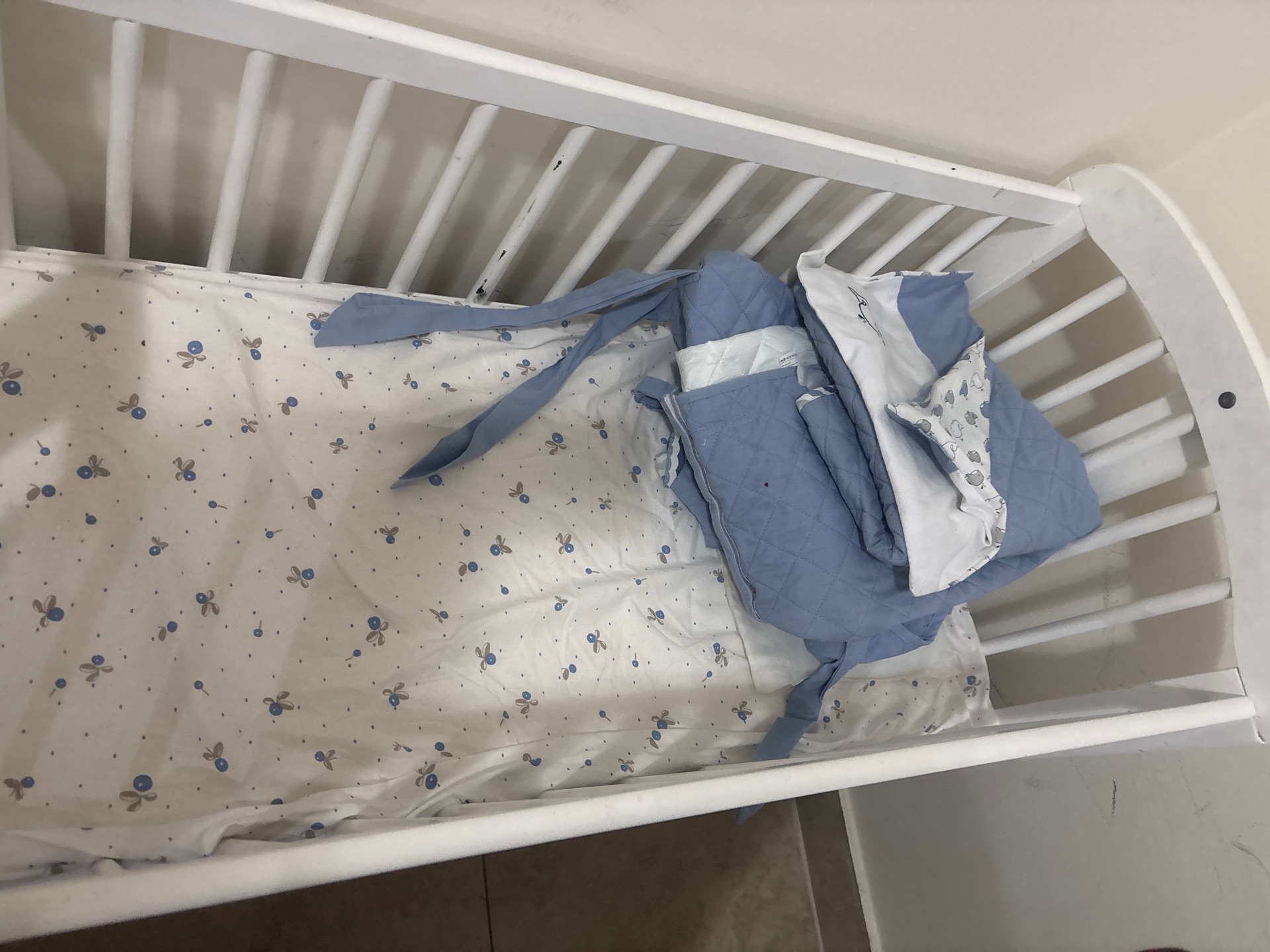 Baby cot - Image 3