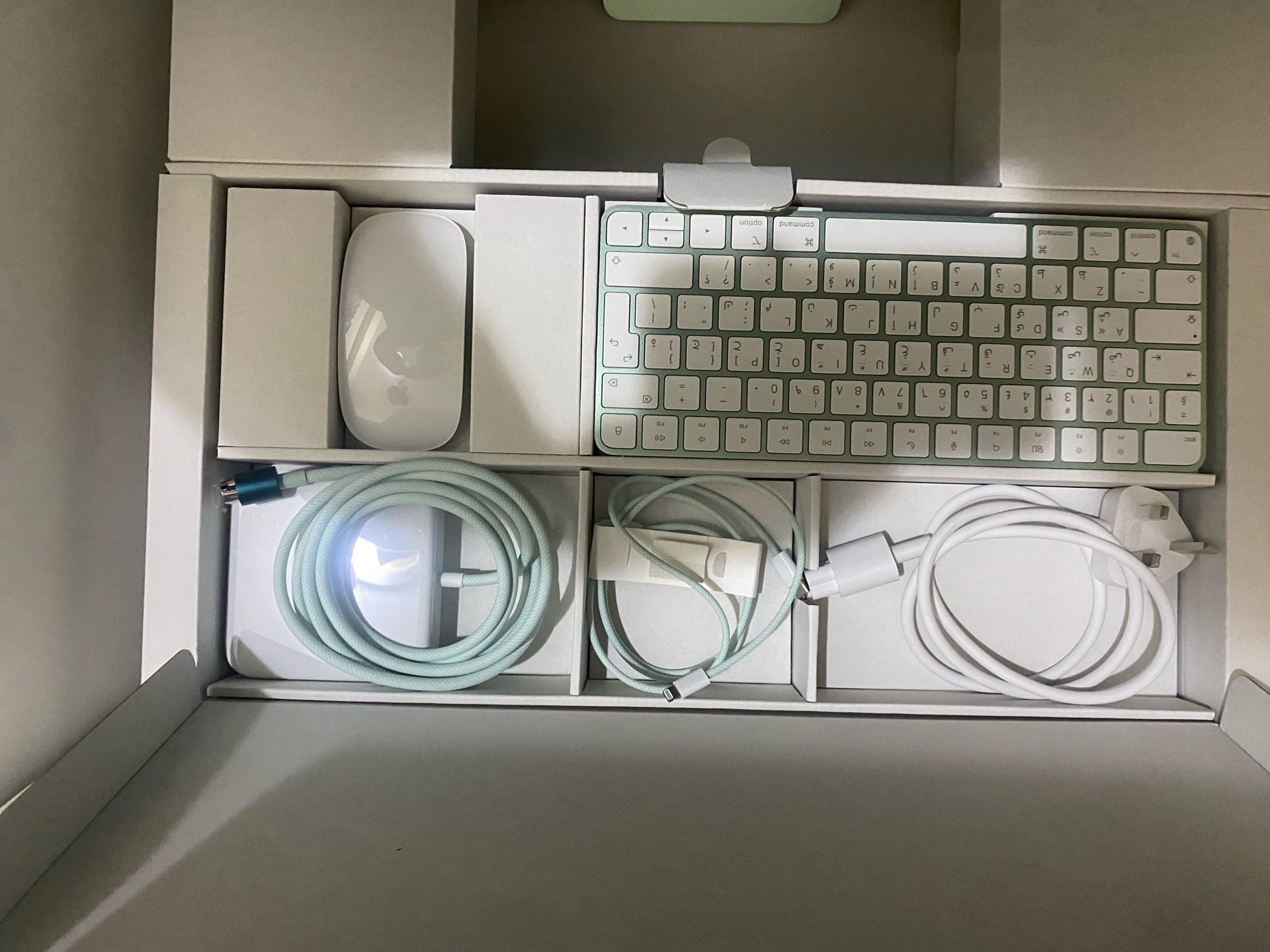 iMac 24” 5K M3 256GB SSD green colou just opened the box mint condition for sale - Image 3