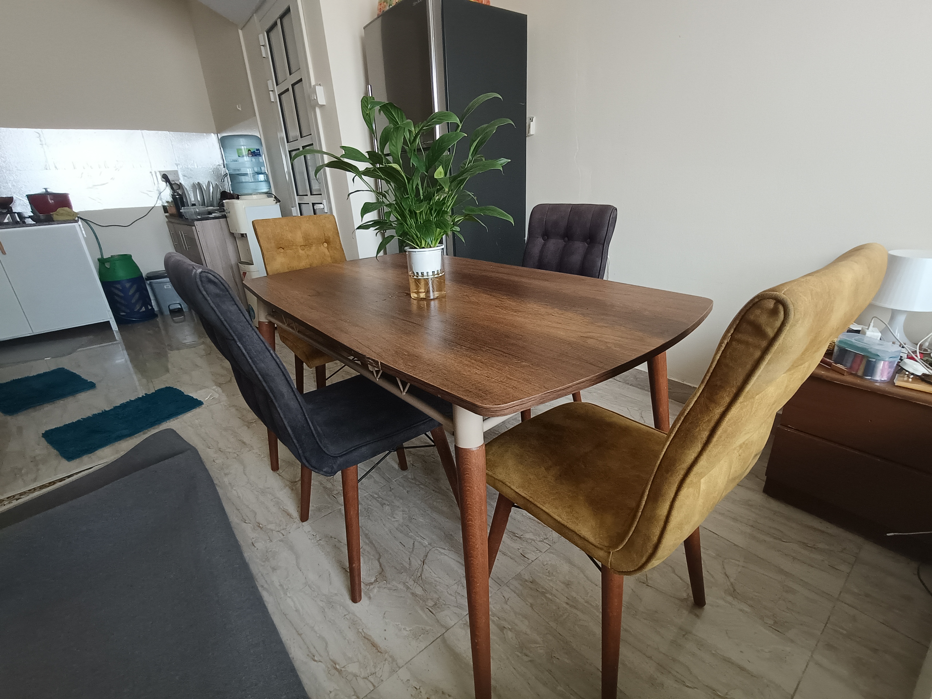 Dinning Table with chairs - Image 1