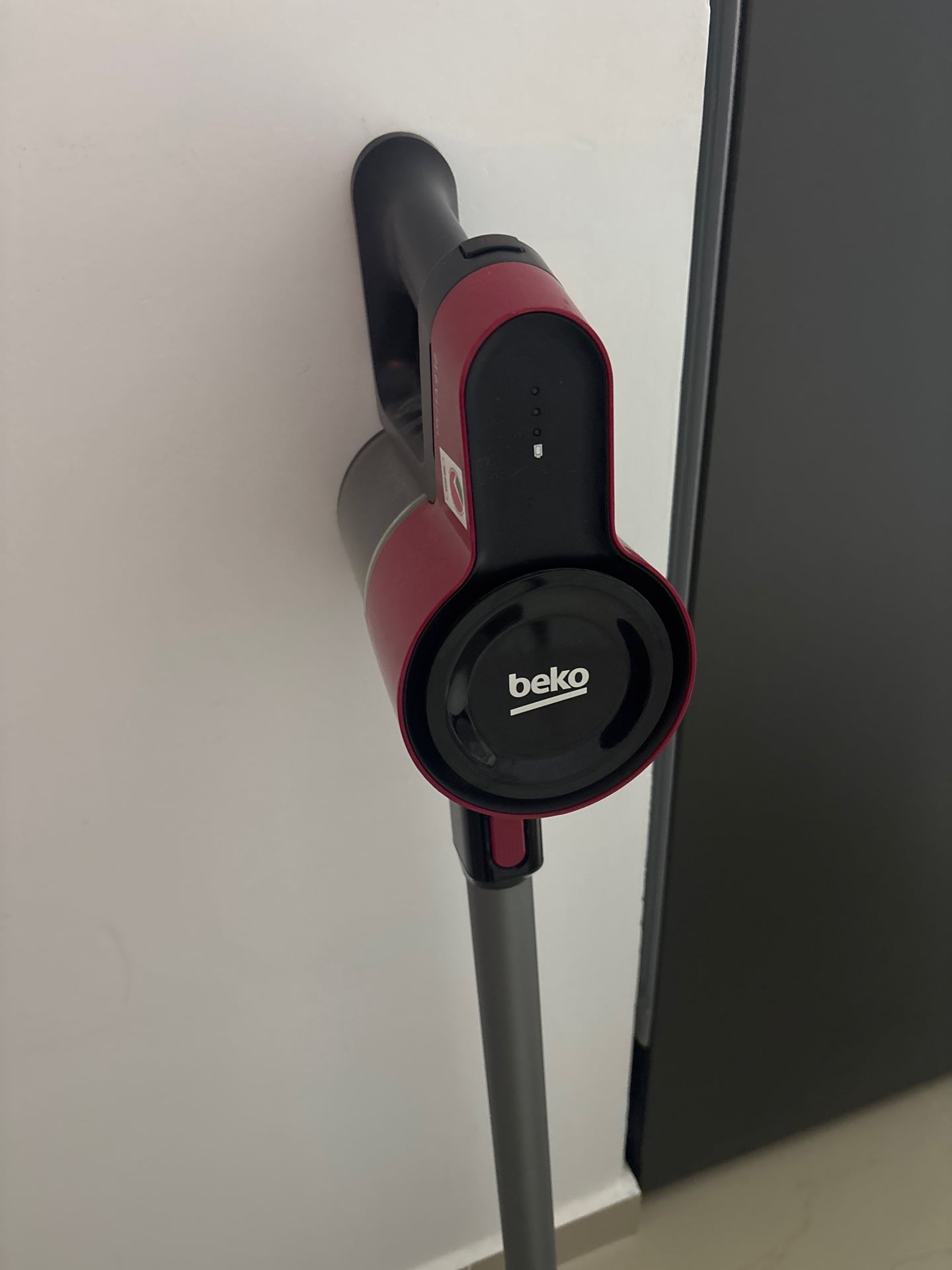 Beko Electronic Vacum Cleaner - Image 2