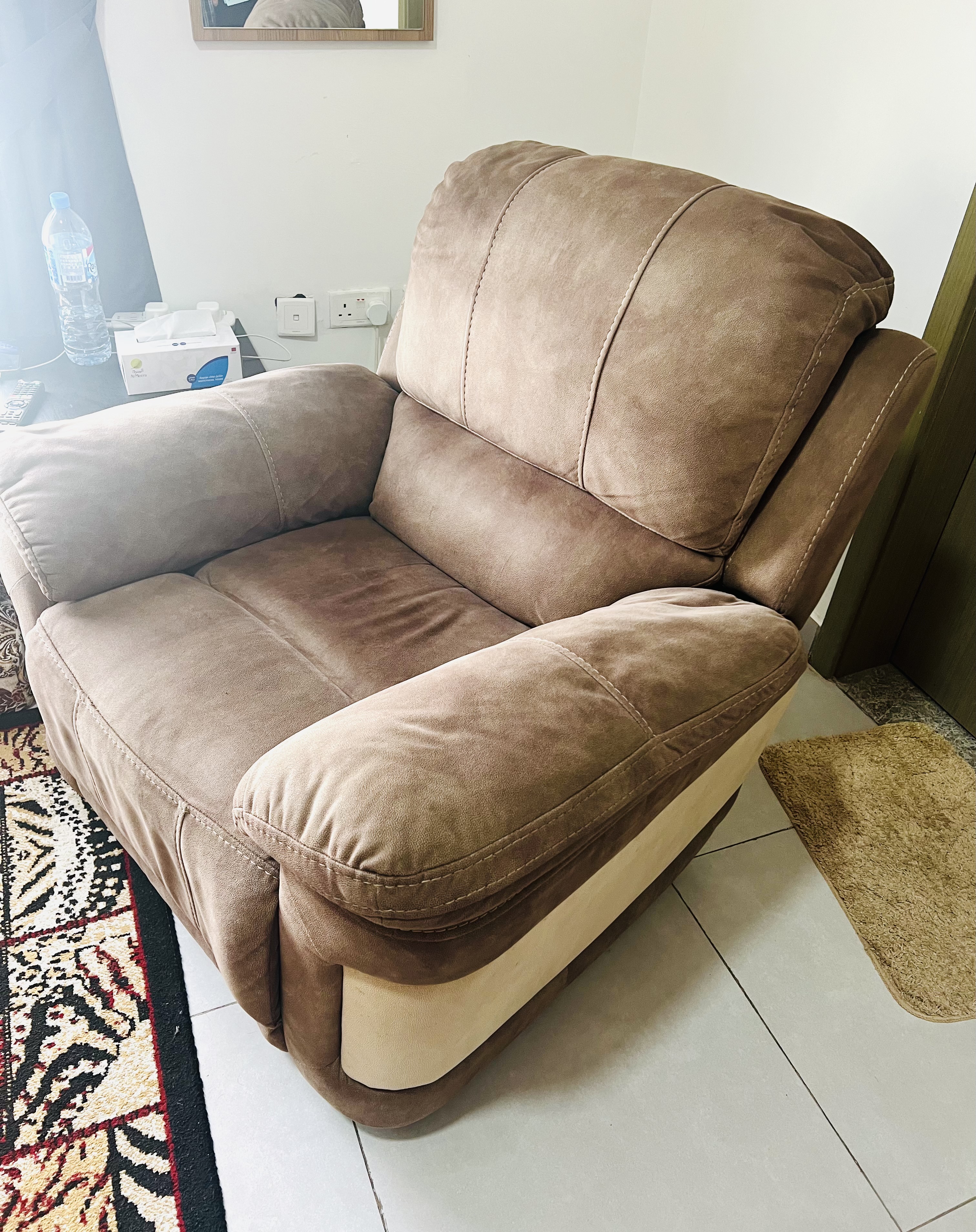 Single Seater Recliner in good condition  - Image 3
