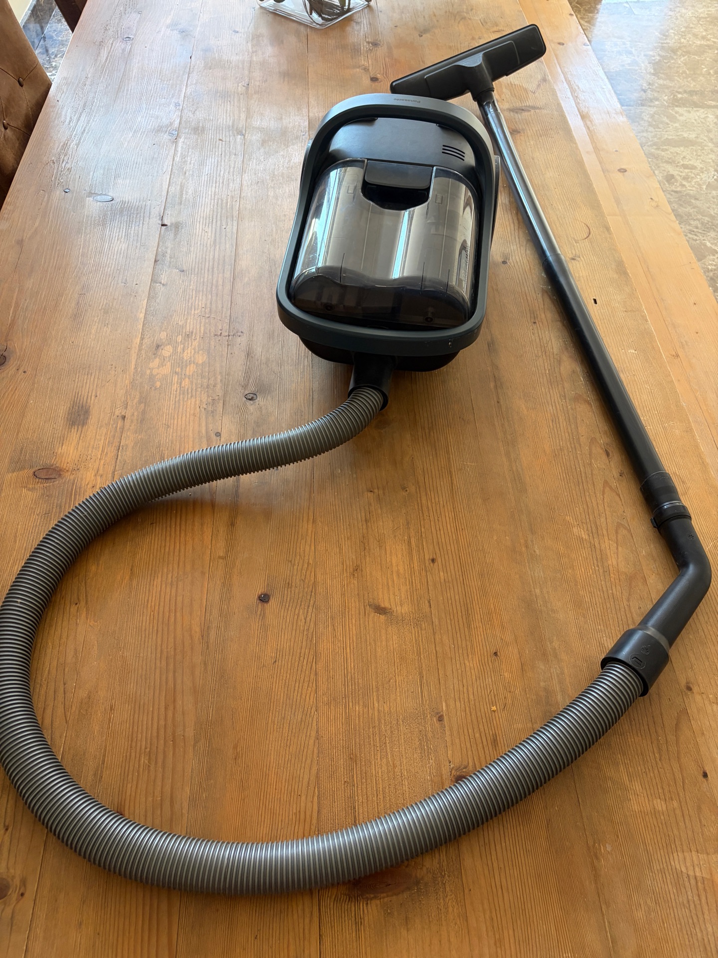 Panasonic vacuum cleaner - Image 2