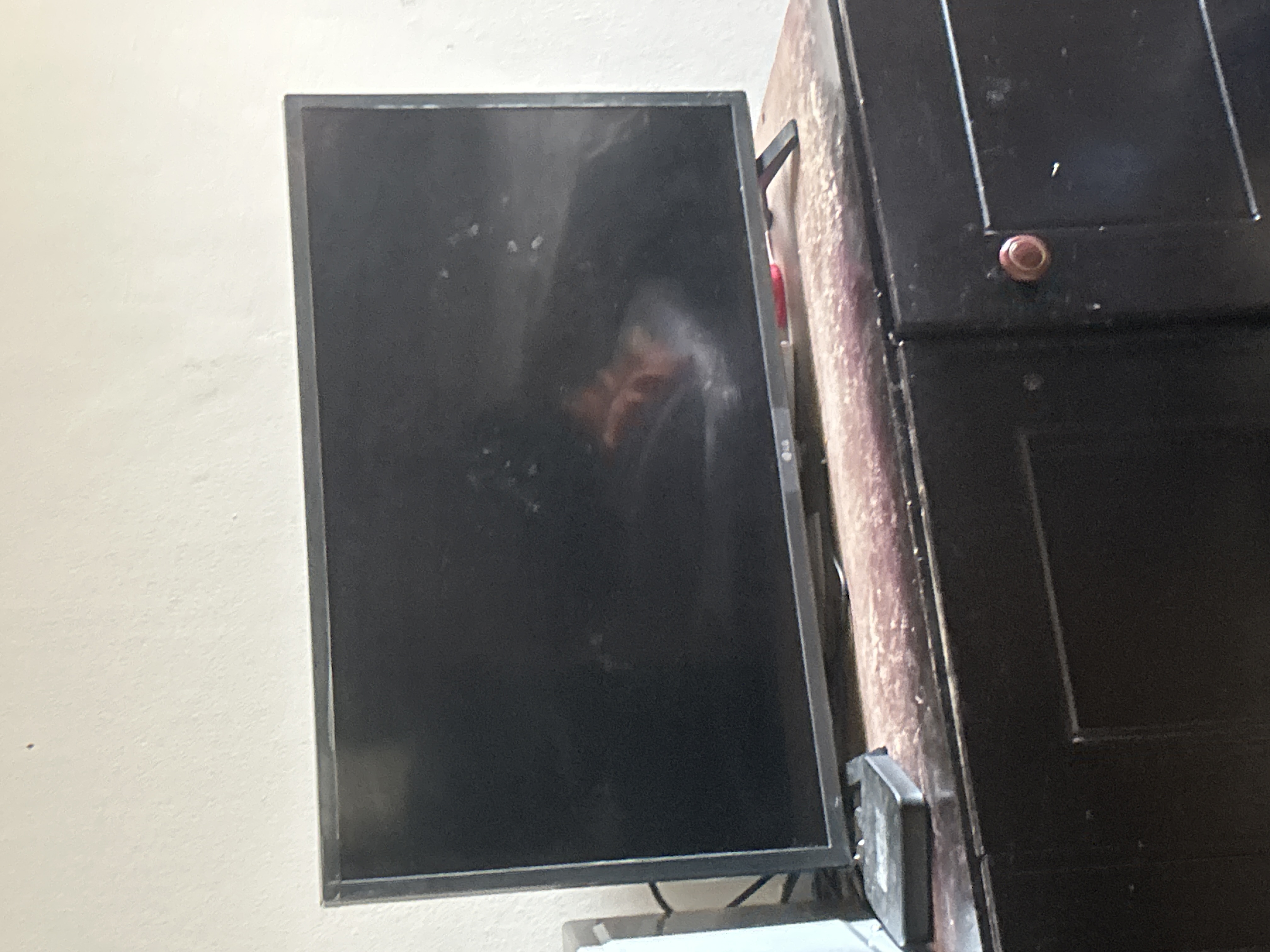 LG smart tv for sale used for 3 months new - Image 2