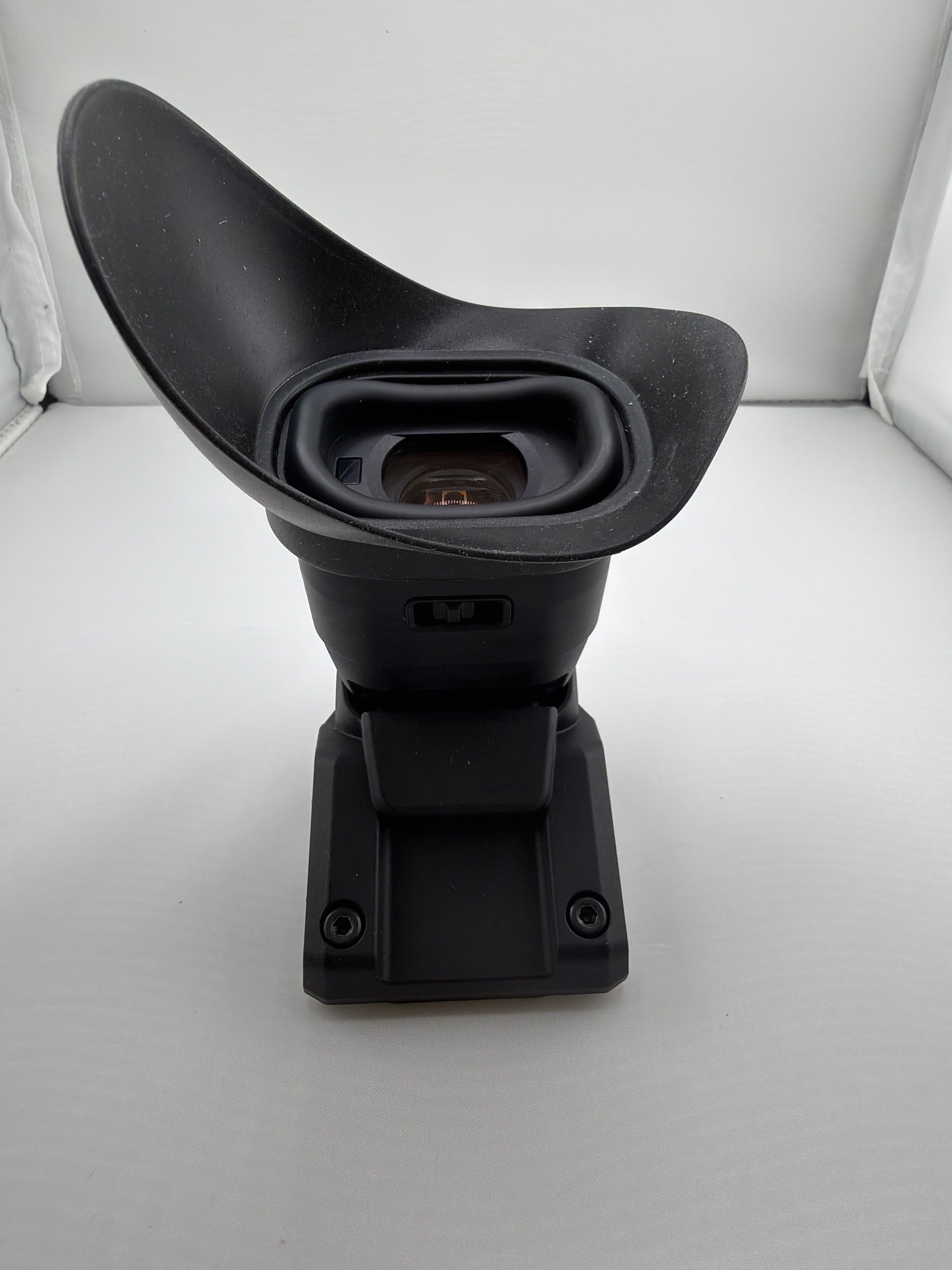 Canon C500 Mark2 with bundle accessories and lenses - Image 9