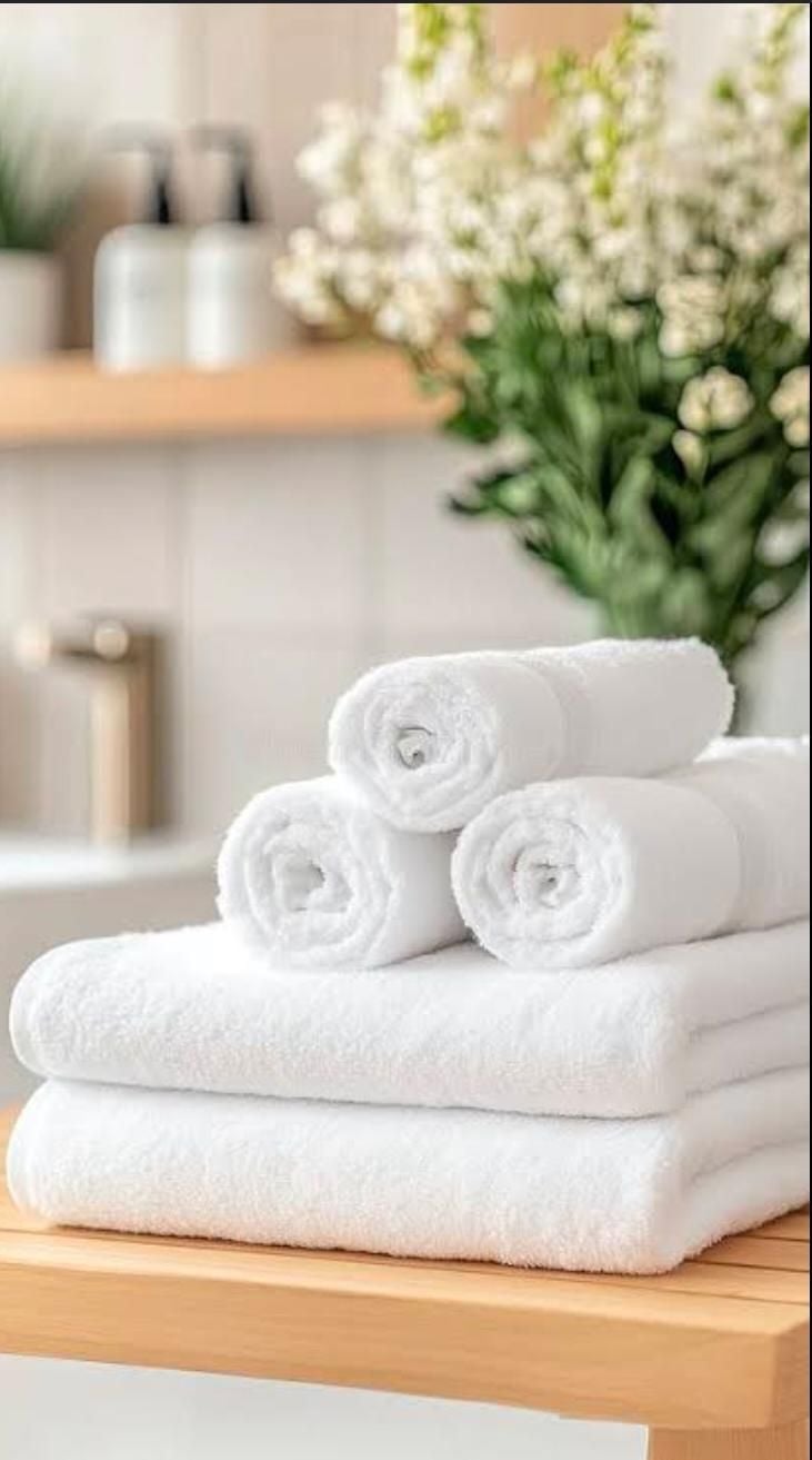 FULL BODY OIL MASSAGE BY FEMALE THERAPIST - Image 2