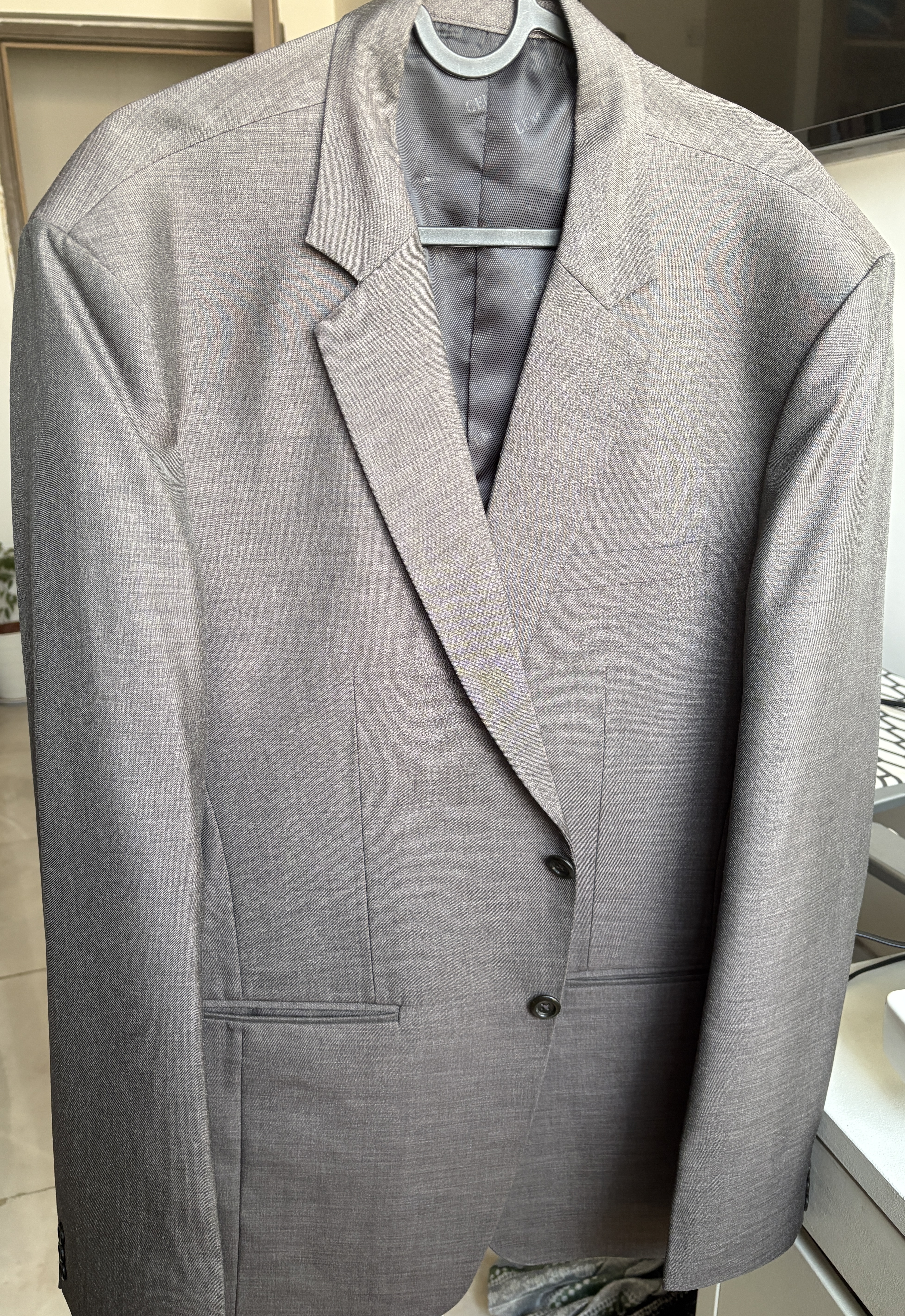 2 piece men's suit for sale - Image 1