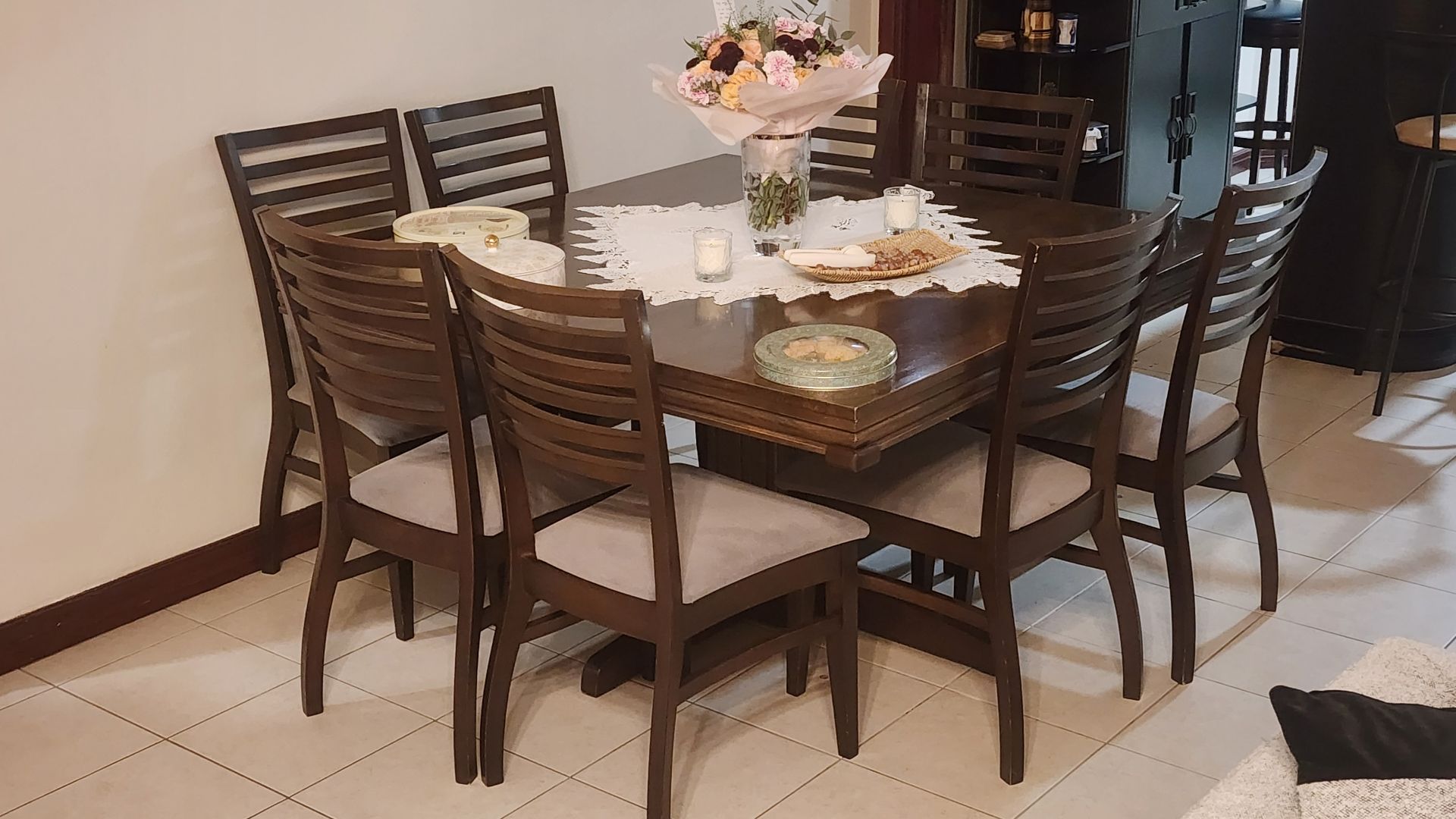 8 Seater square dining table 1.5 x 1.5 Mtr - Image 1