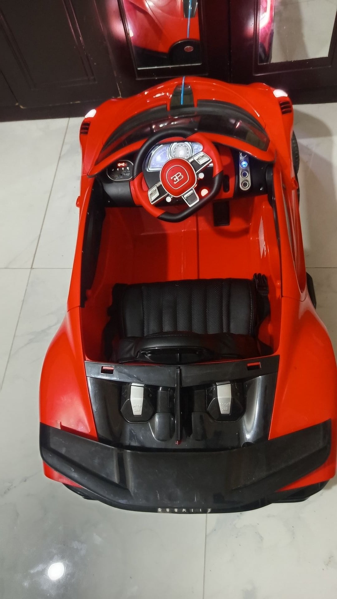 Bugatti Divo kids car  - Image 2