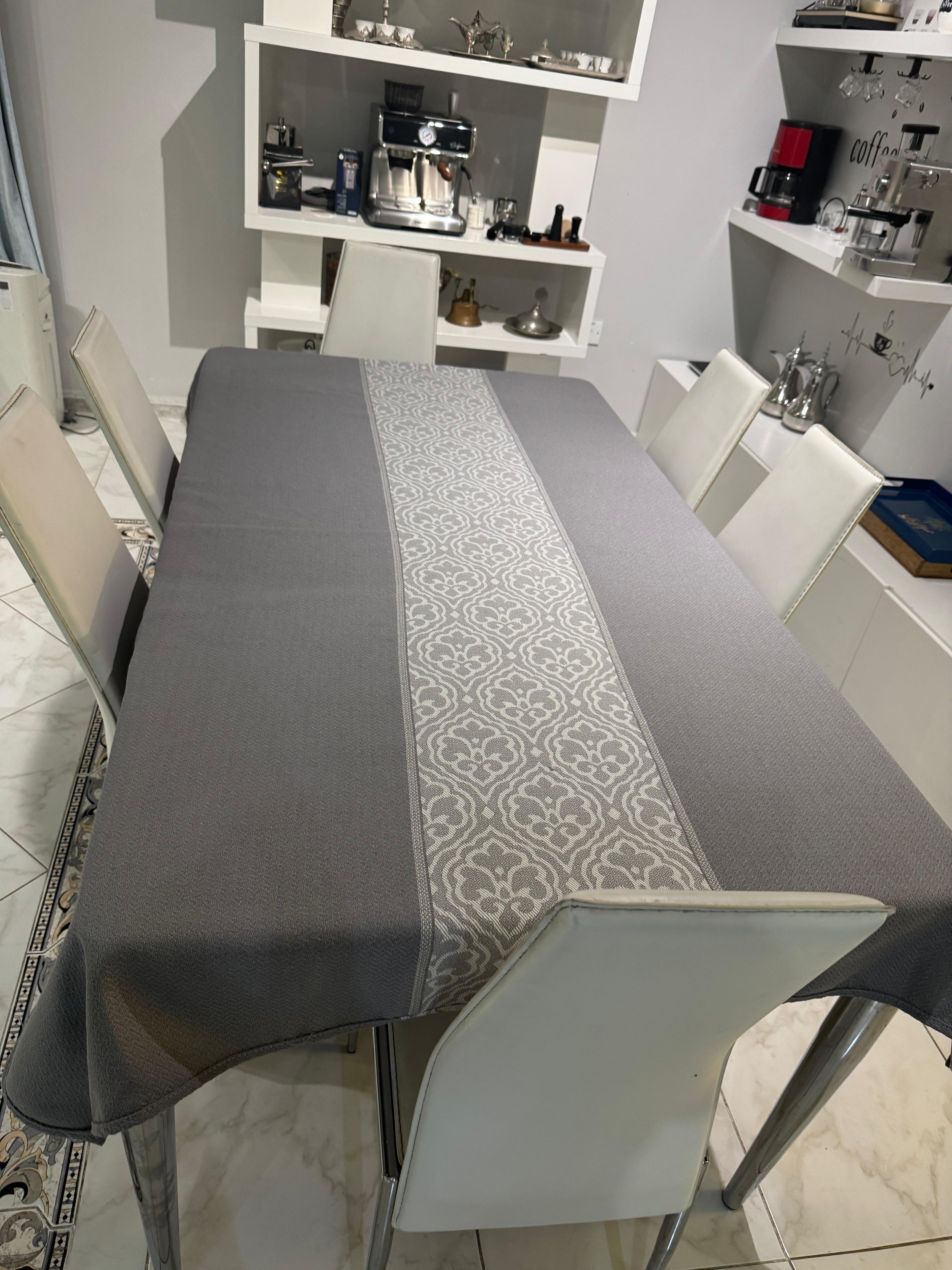 Dining table  - Image 4