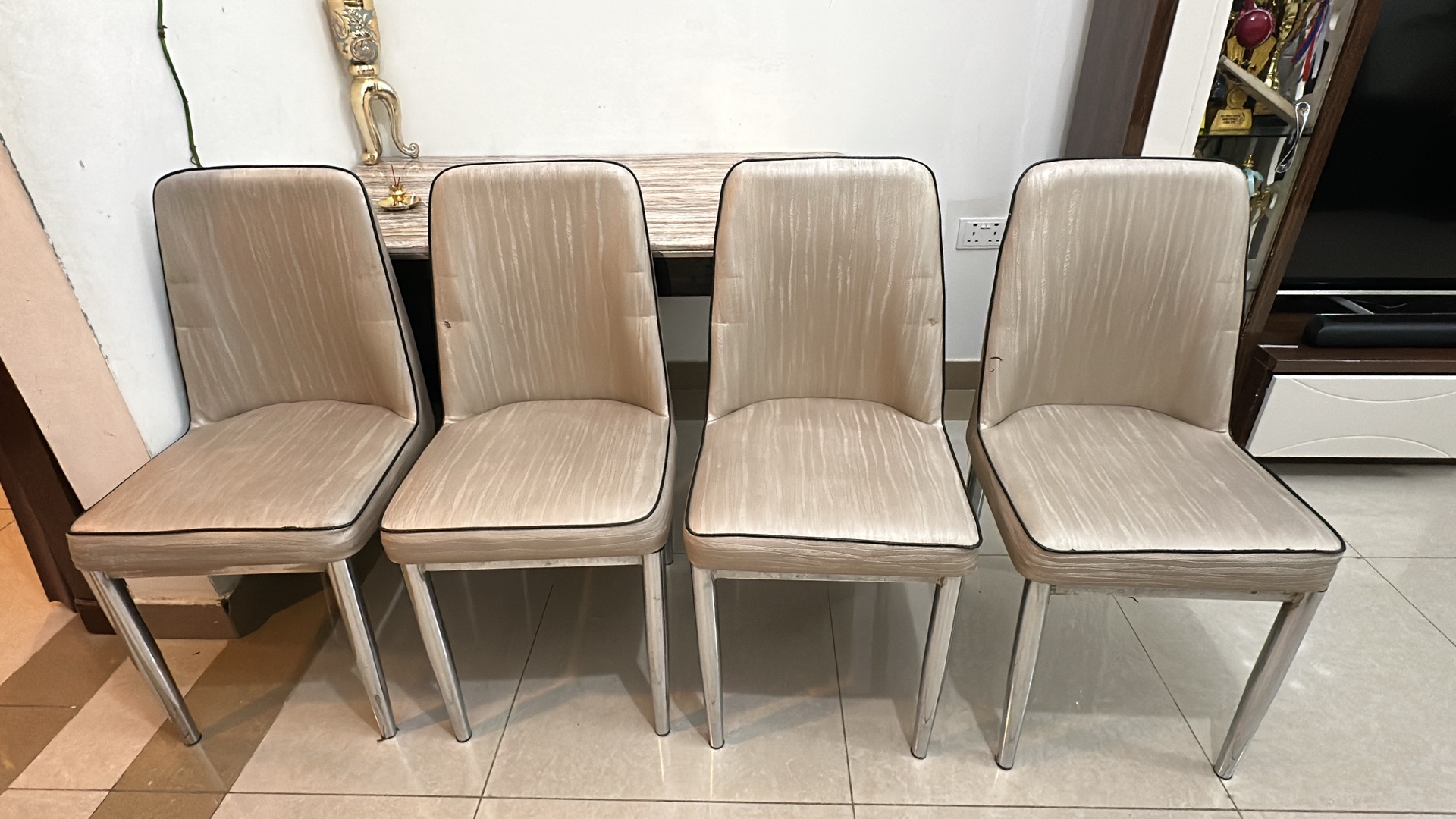 Dining Table with Marble top & 4 Chairs - Image 3