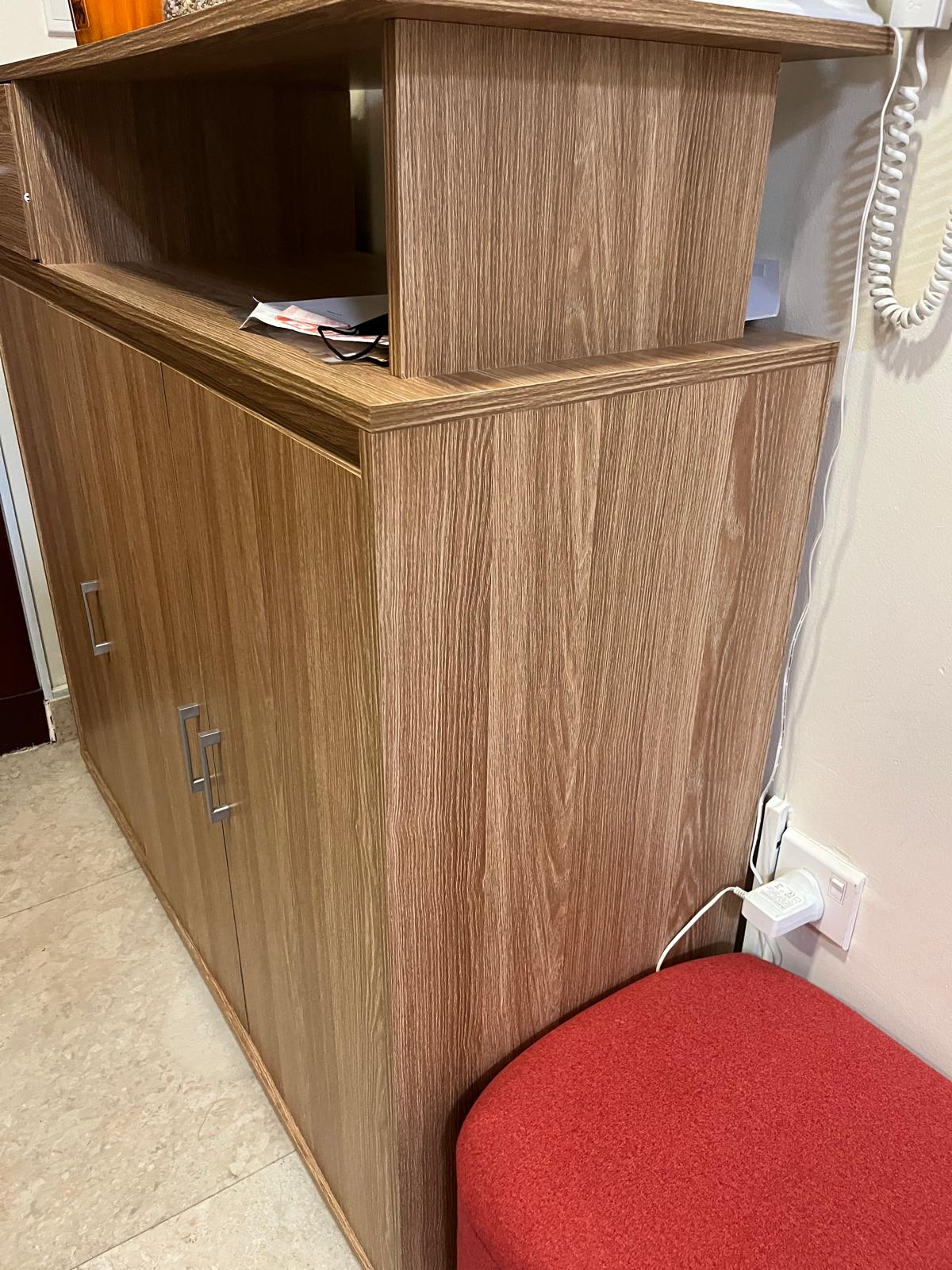 Beak 3 Door & 1 Drawer Shoe Cabinet For 20 Pairs - Dark Oak - Image 4