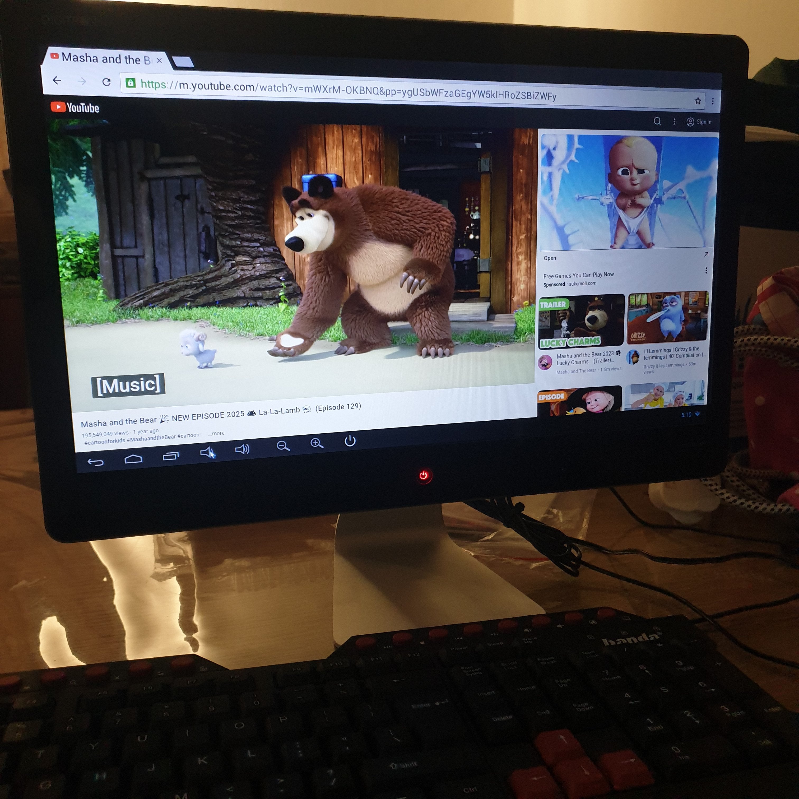 17.3" Tablet PC with wired mouse and keyboard.   - Image 7
