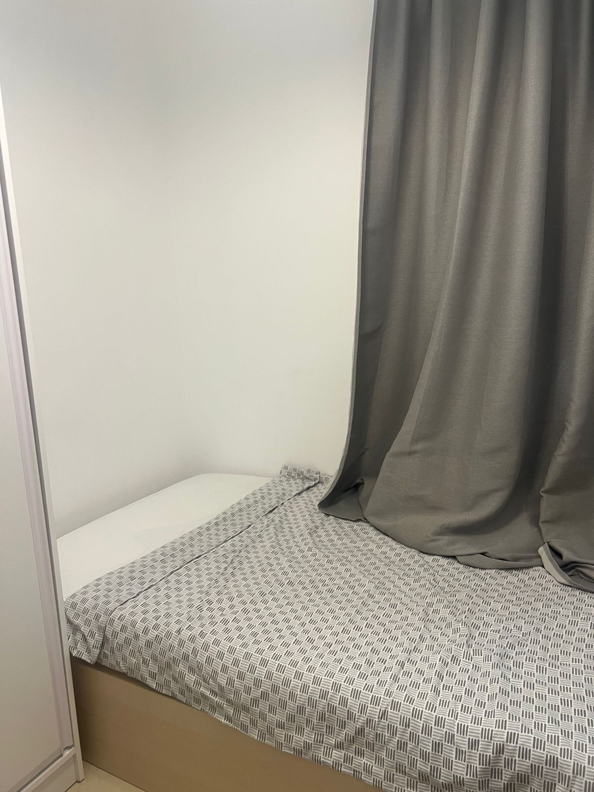 Bed+Curtain - Image 1