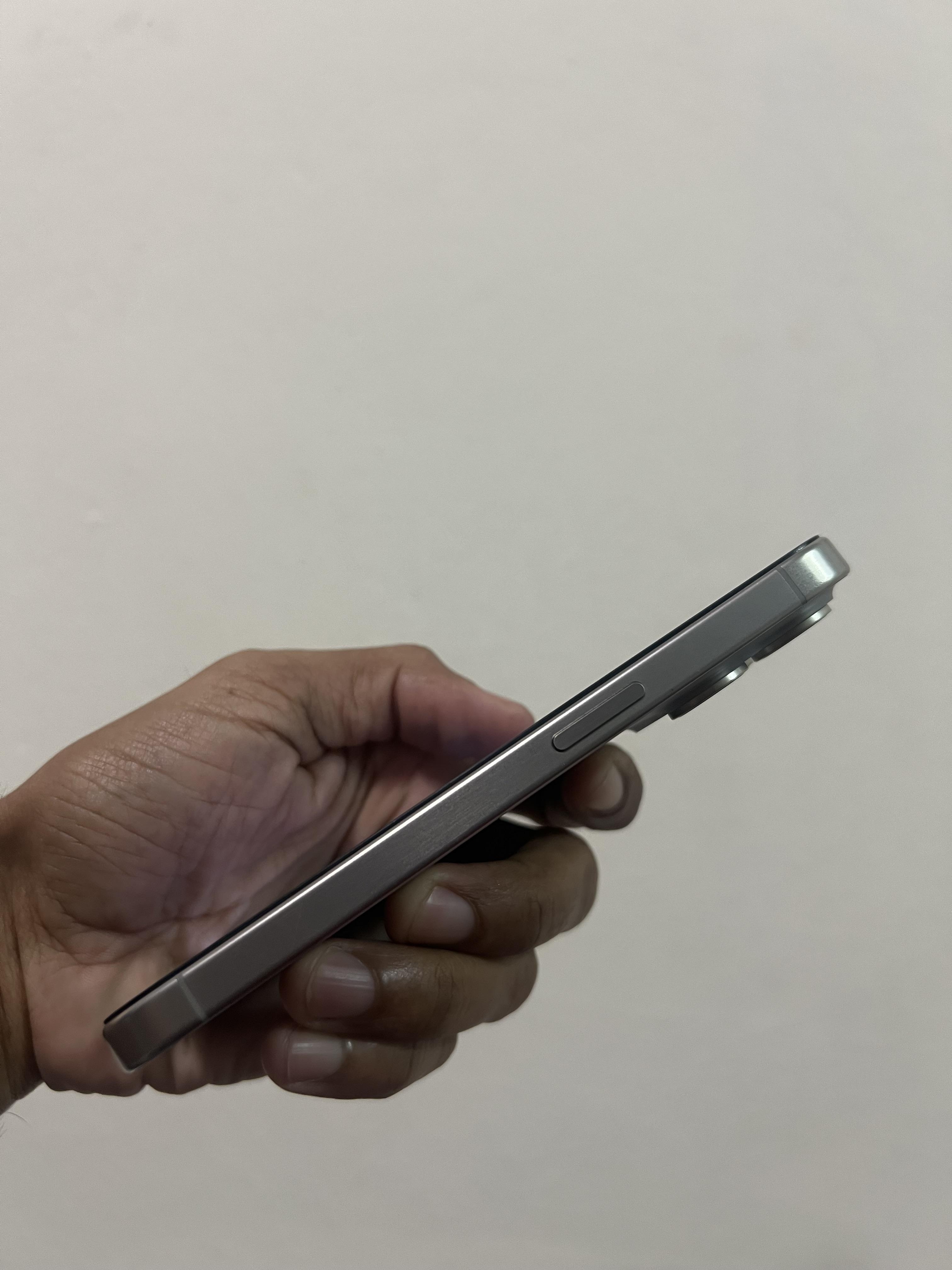 iPhone 15 pro - Image 4