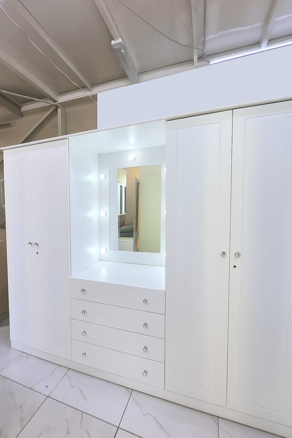 Cabinet - Image 1