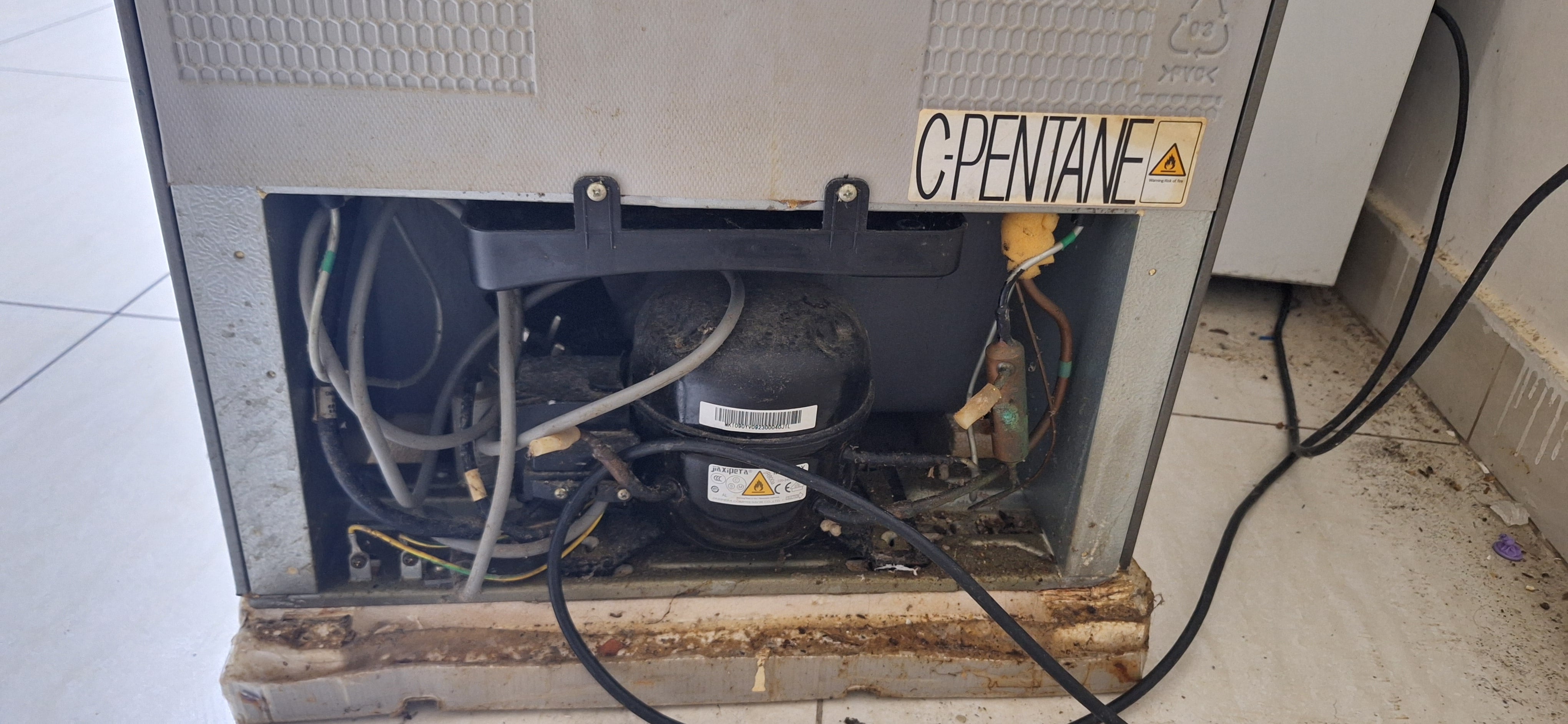 Aftron Referigerator AFR180HS - Image 6