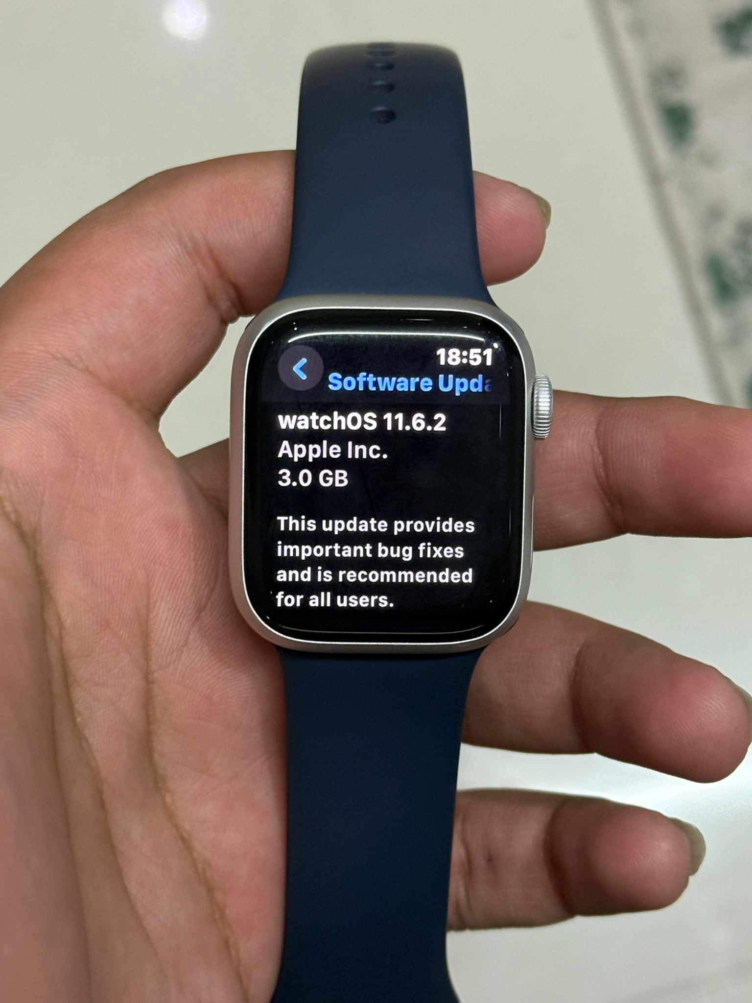 Apple watch original. 750QAR negotiable. rarely used.Original charger - Image 4