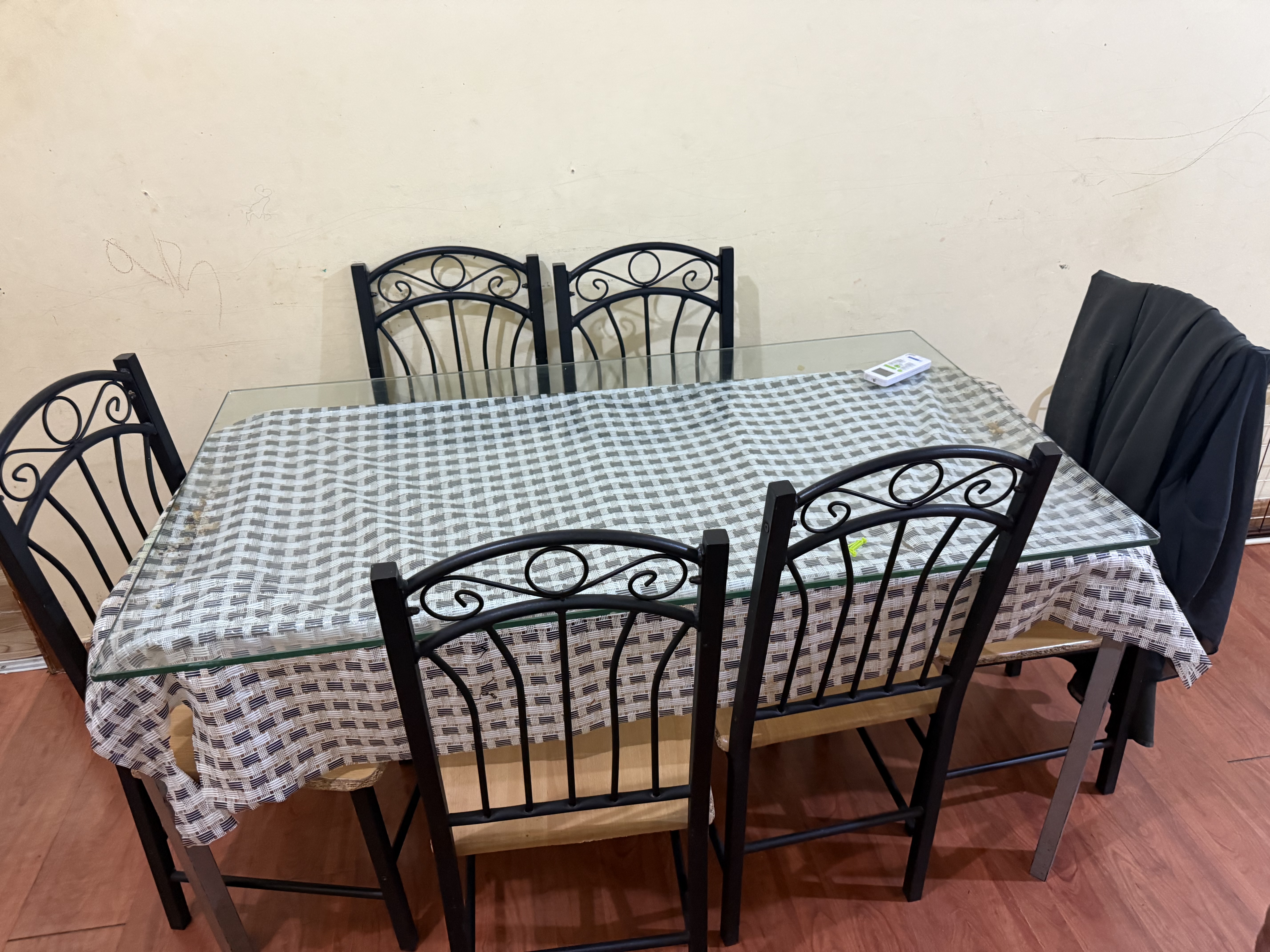 Dining table with 6chair - Image 1