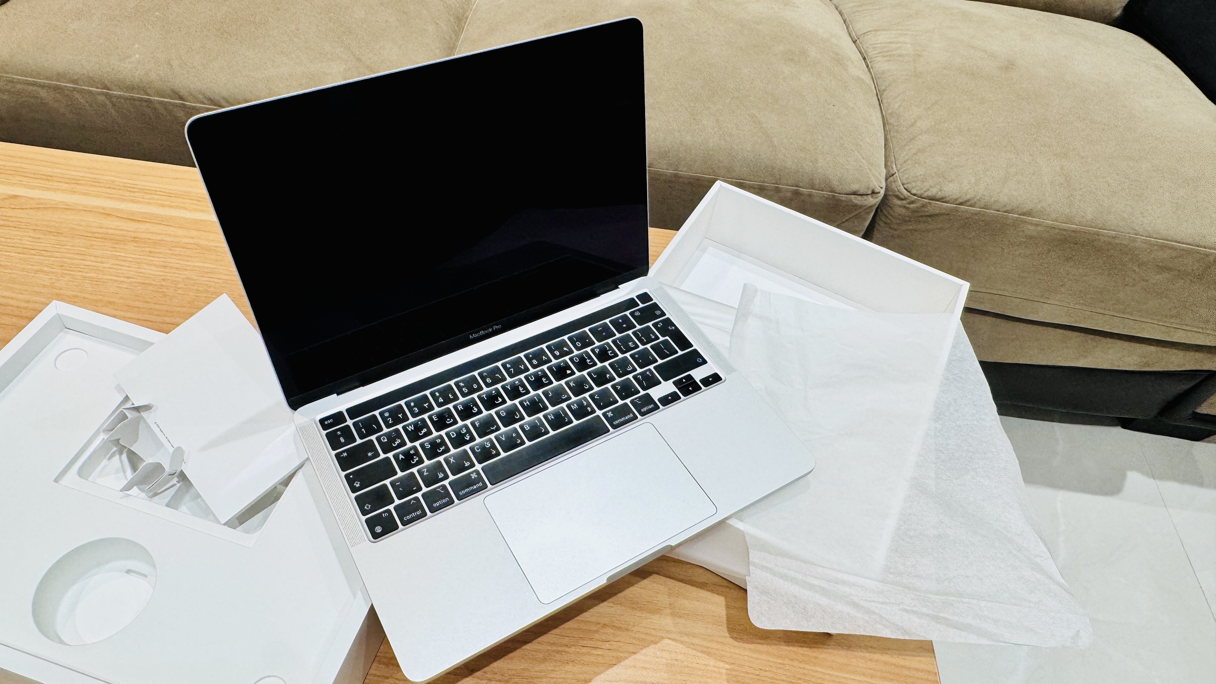 Apple MacBook Pro 13-inch M1 – 512GB – في علبته الأصلية والإيصال - Image 7