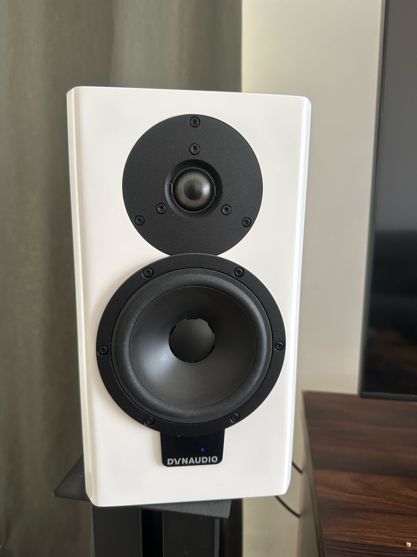 Dynaudio XEO20 active wireless HI-FI speakers - Image 2
