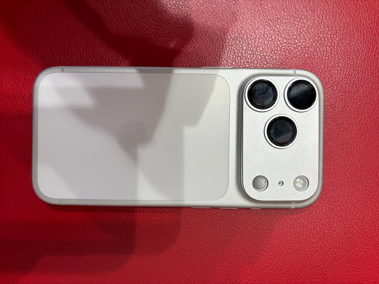 Iphone 17 pro silver 256gb - Image 1
