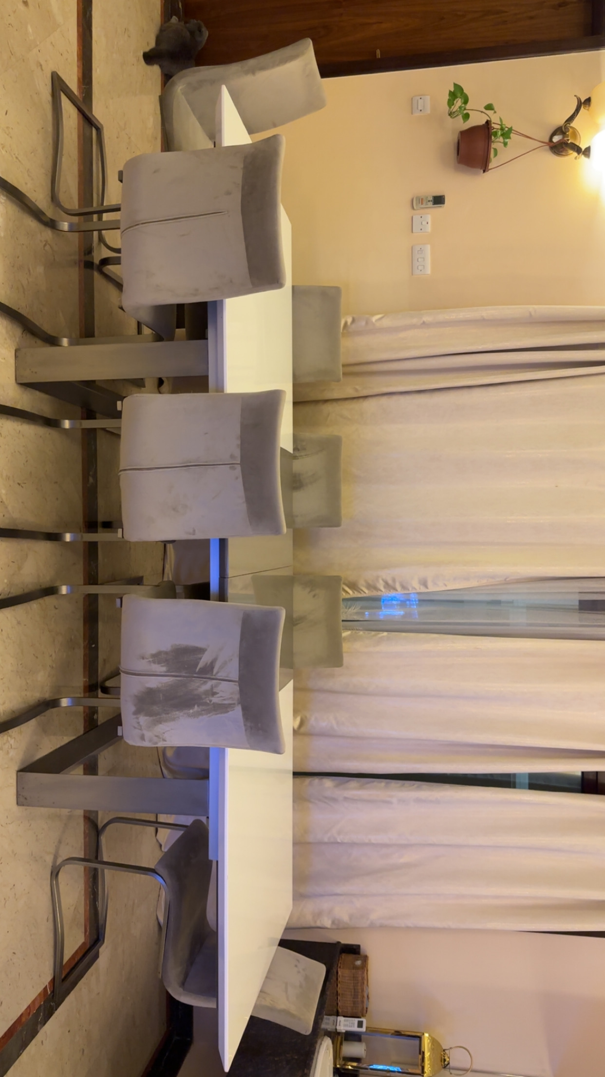 8 seater dinning table for sale  - Image 4