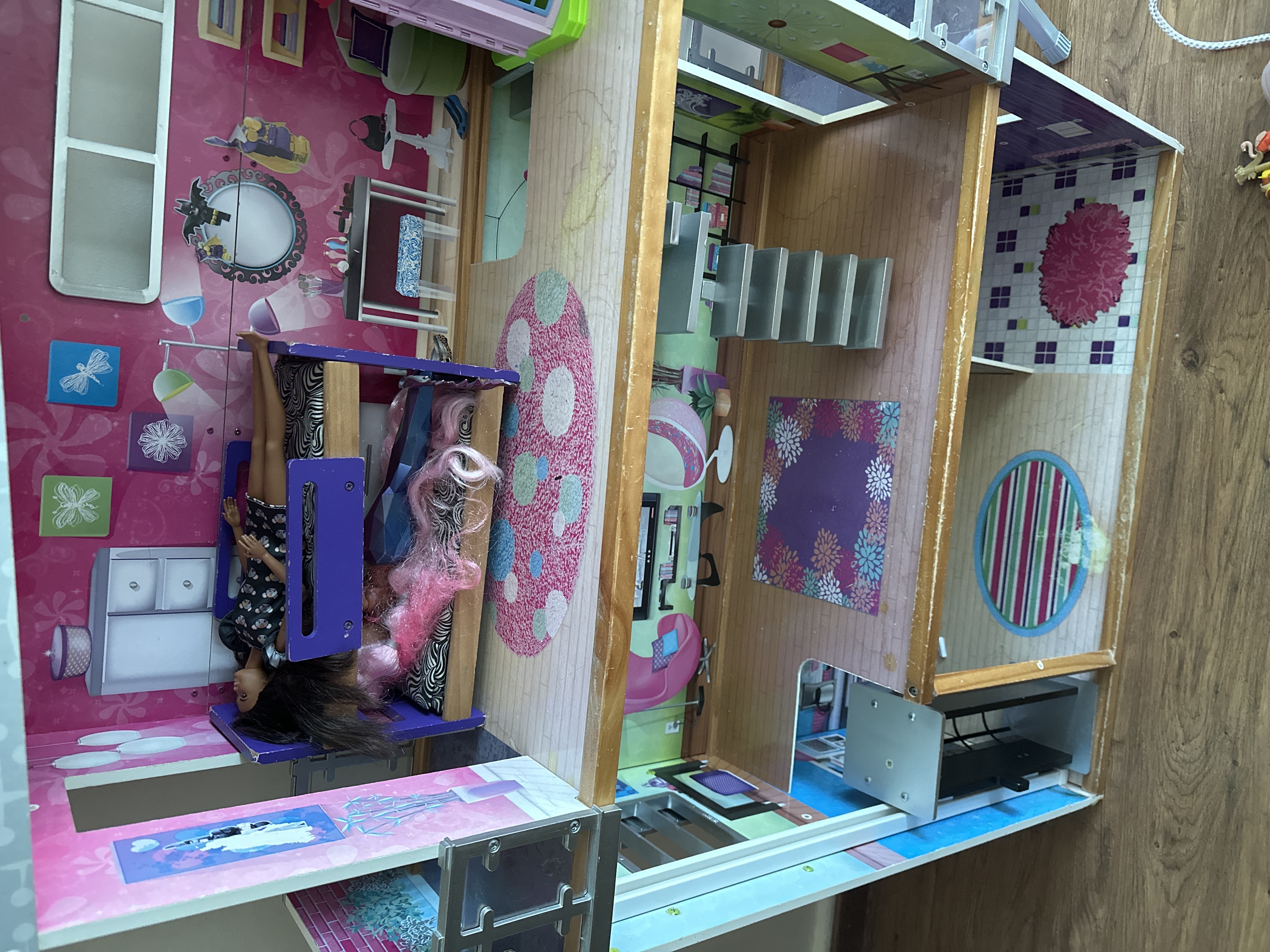 Doll house - Image 1
