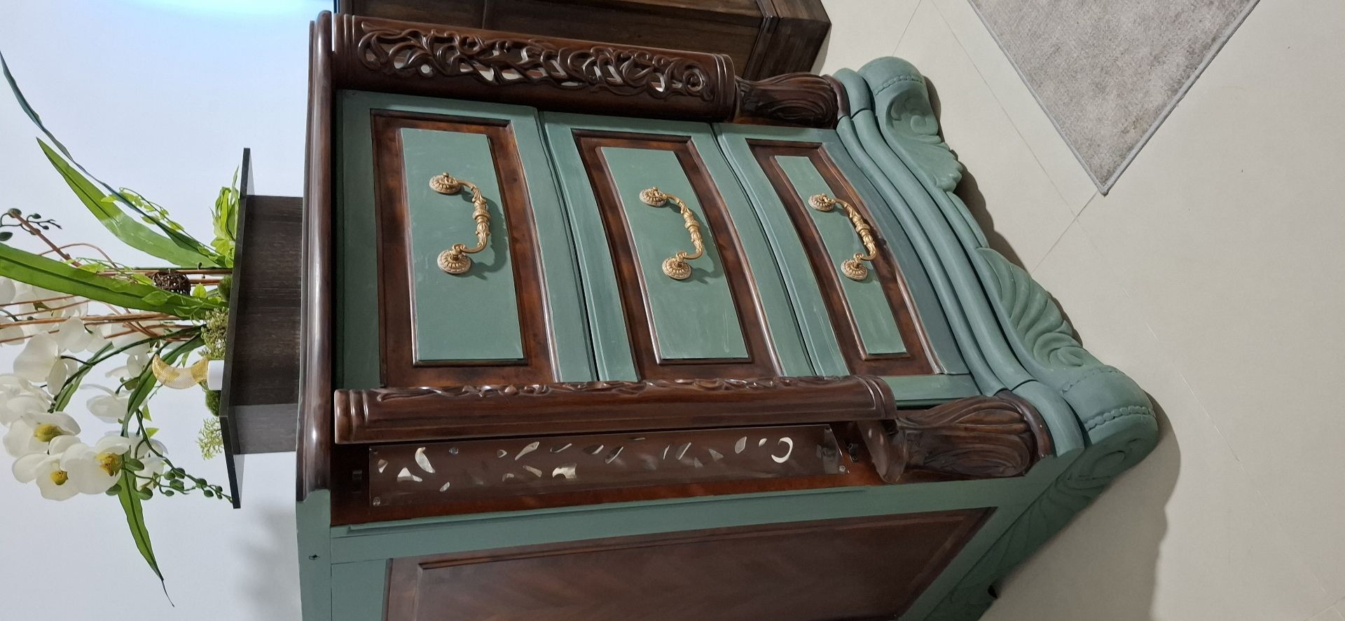 Amazing cabinet with drawars  - Image 7