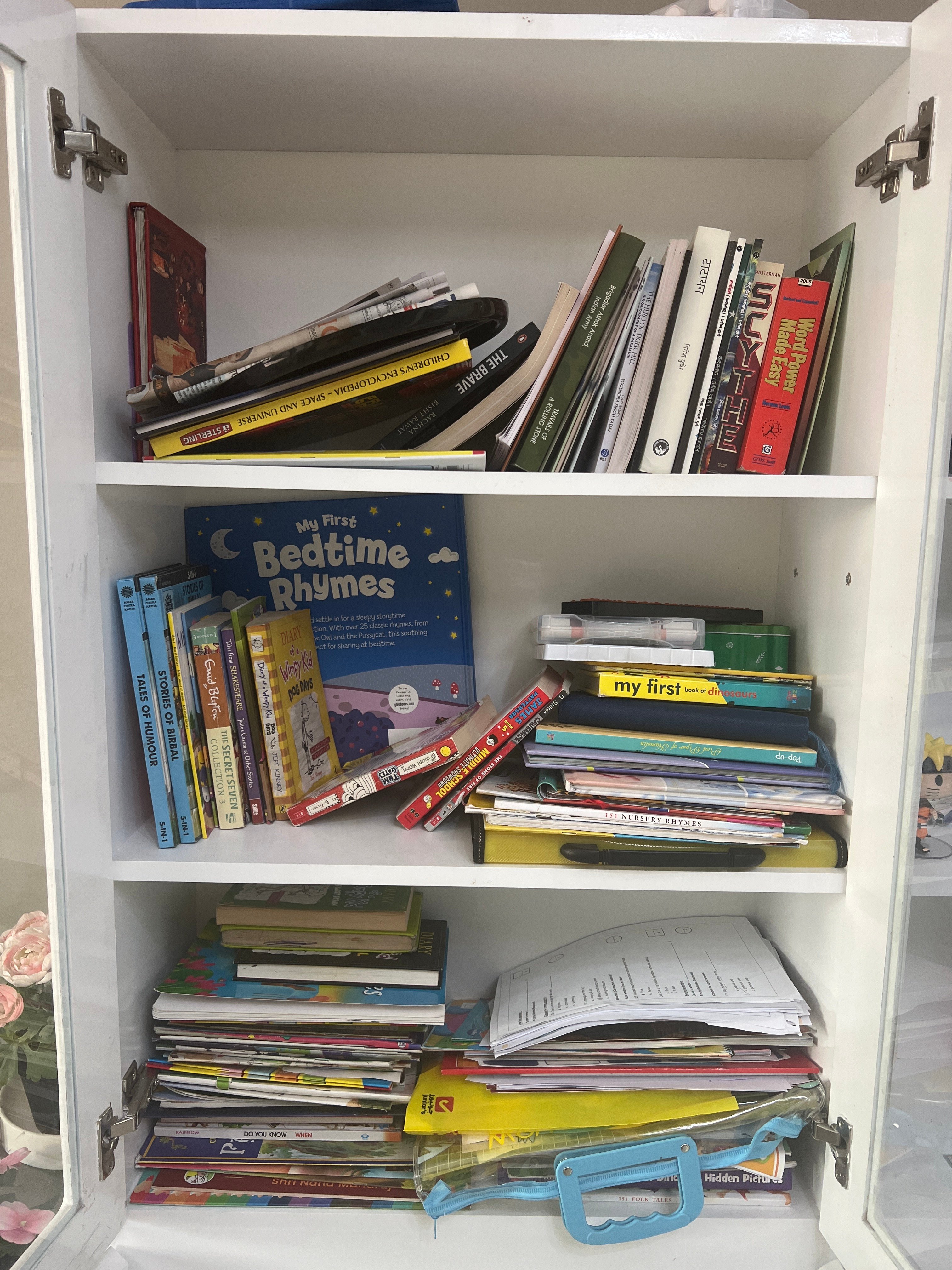Books Shelf  - Image 4