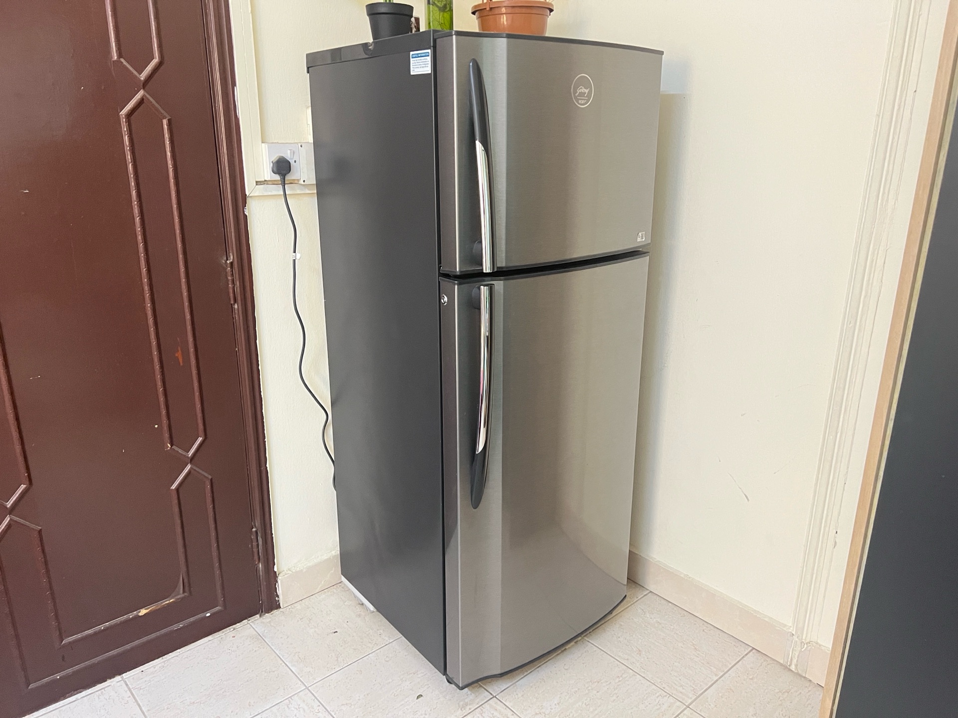 Refrigerator for Sale Godrej Eon 250 L Double Door Fridge  - Image 4