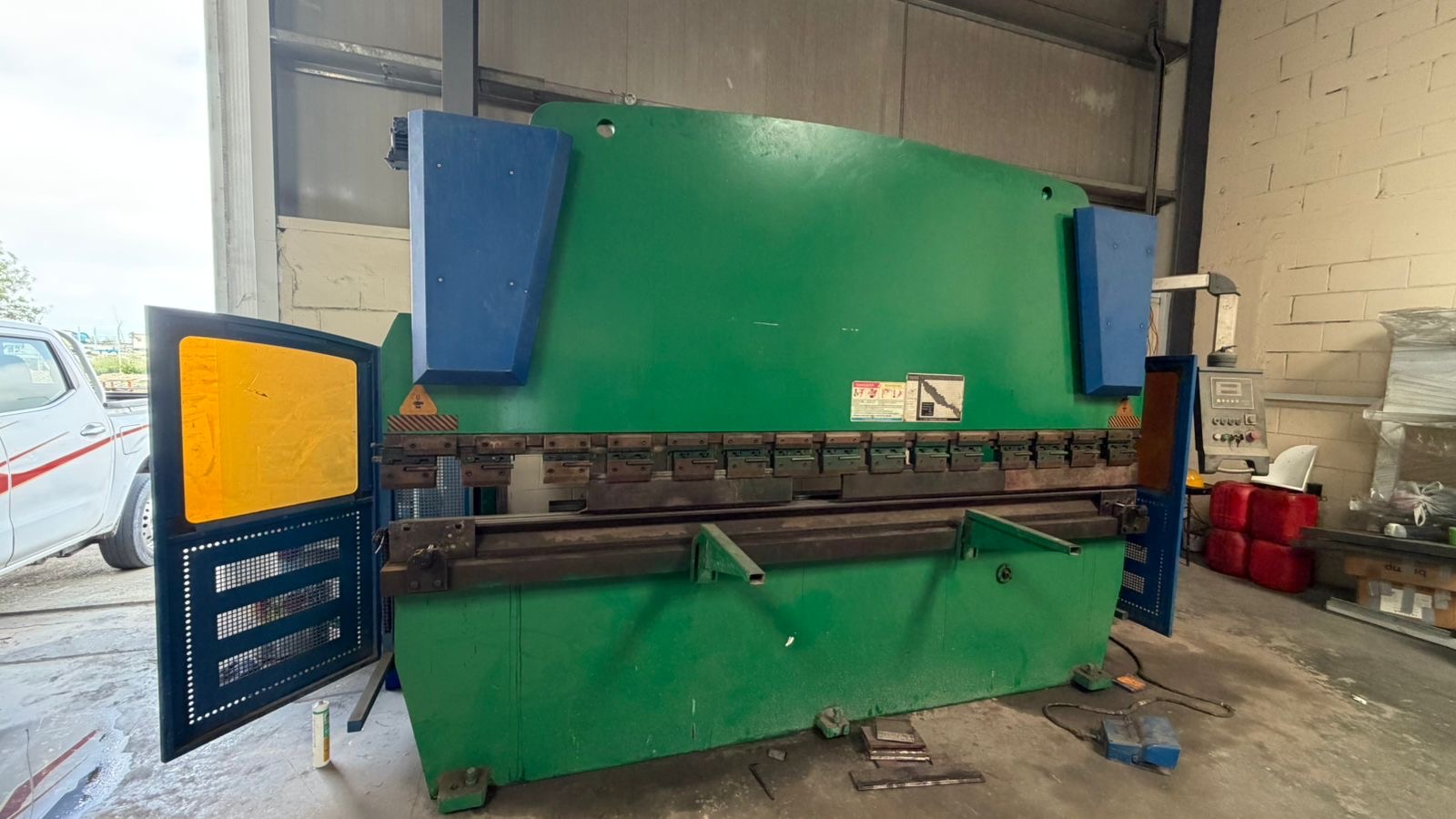 Bending and Shearing machine urgent sale - Image 3