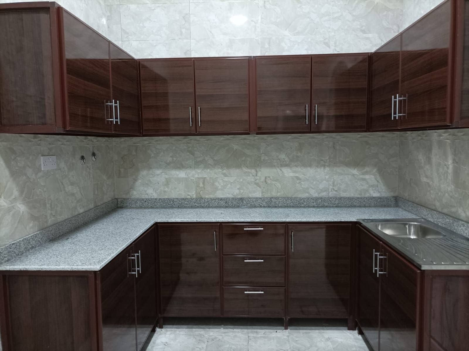 Qatar Aluminium And UPVC work. Wir freuen uns, dass Sie uns kontaktier - Image 2