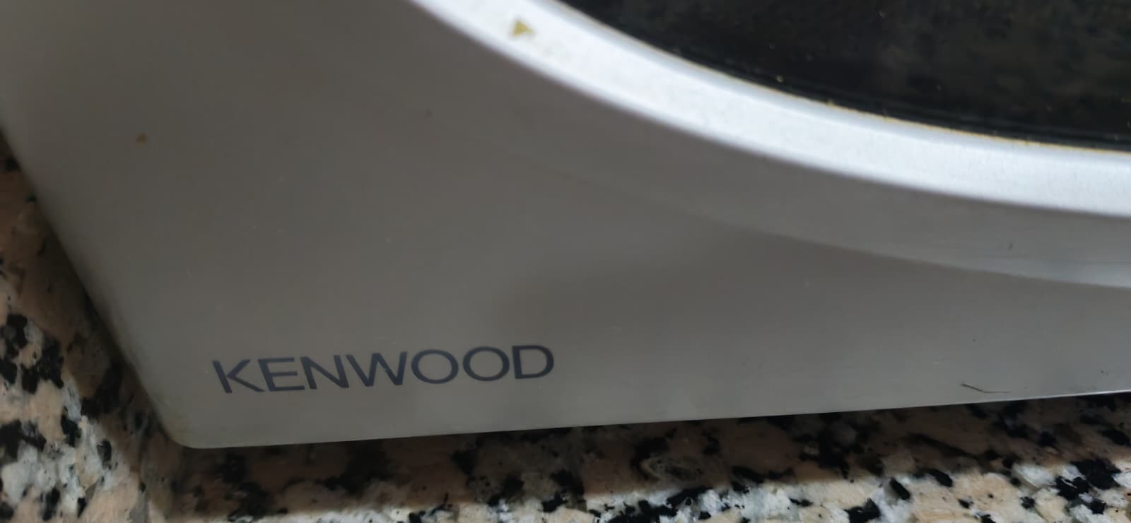 Kenwood Microwave – Good Working Condition - Image 4
