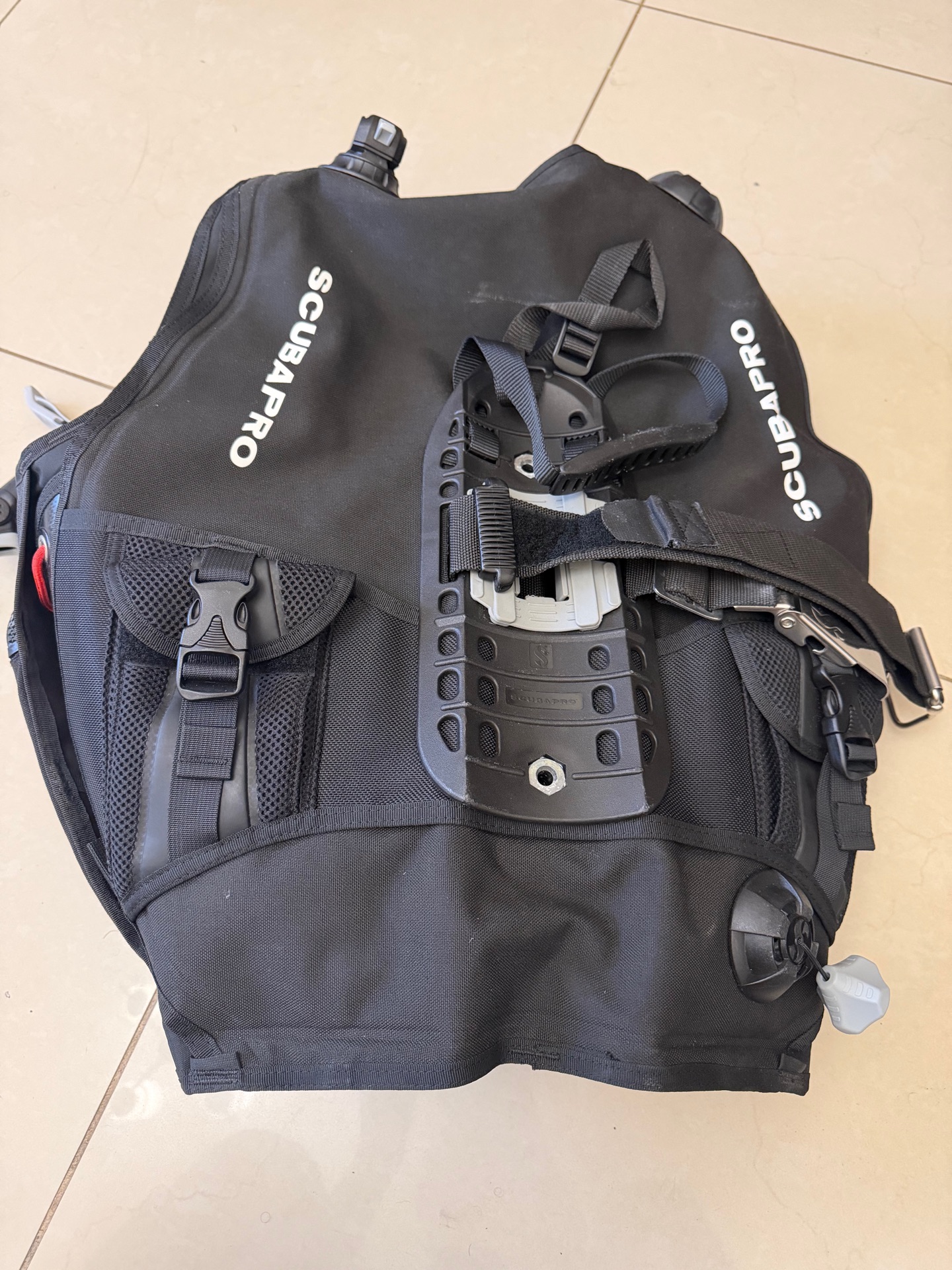 Scubapro X-Black BCD - XL - Image 5