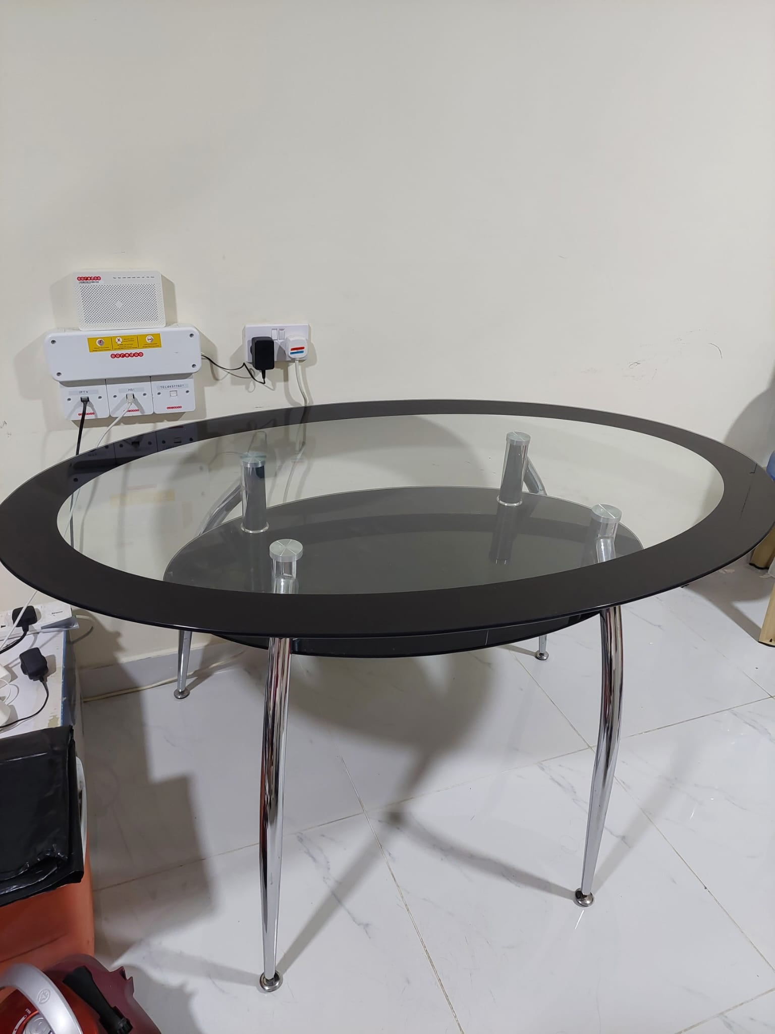 GLASS DINING TABLE - Image 1
