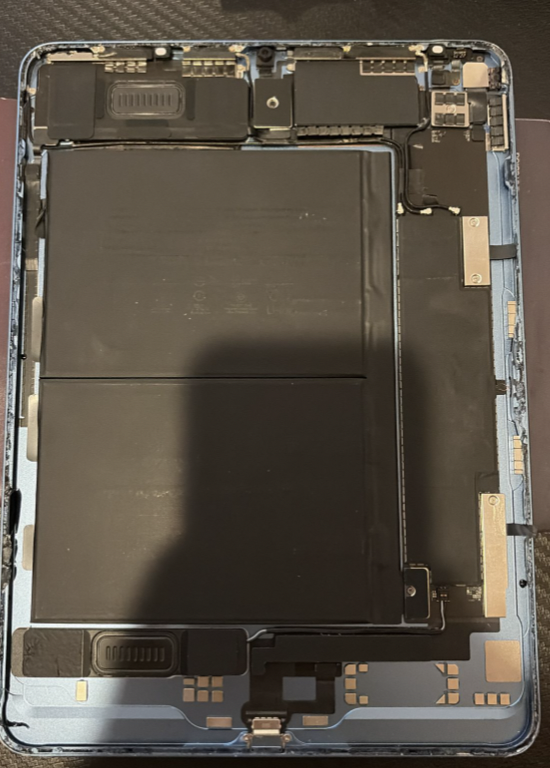 iPad Air 5 (M1) - iCloud OFF - Clean Motherboard/Parts - Image 8