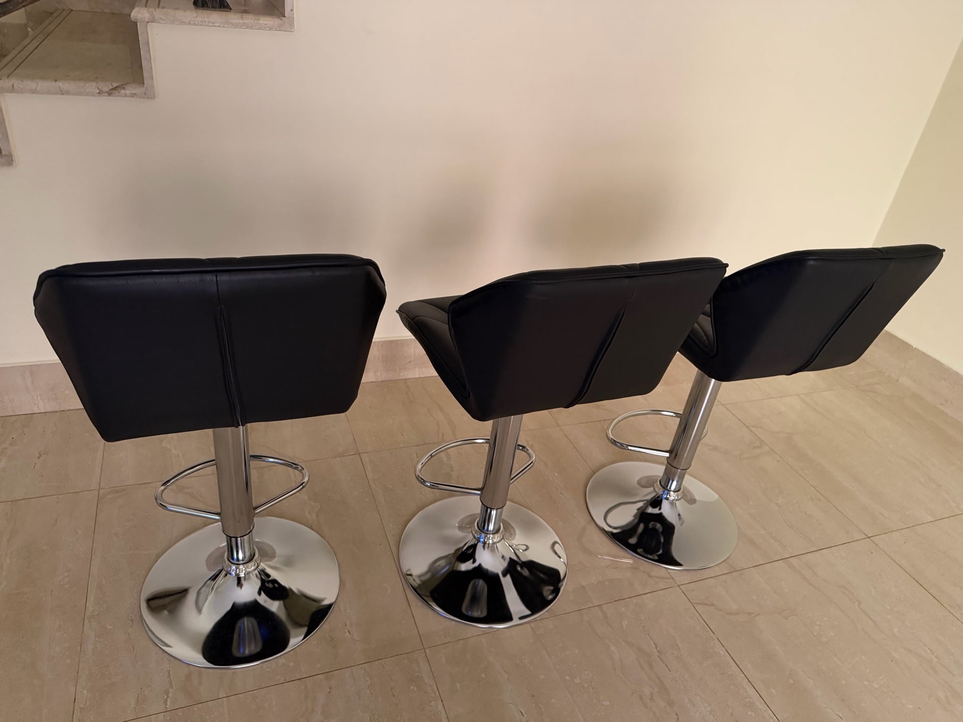 Brand new Bar adjustable chairs and table - Image 2
