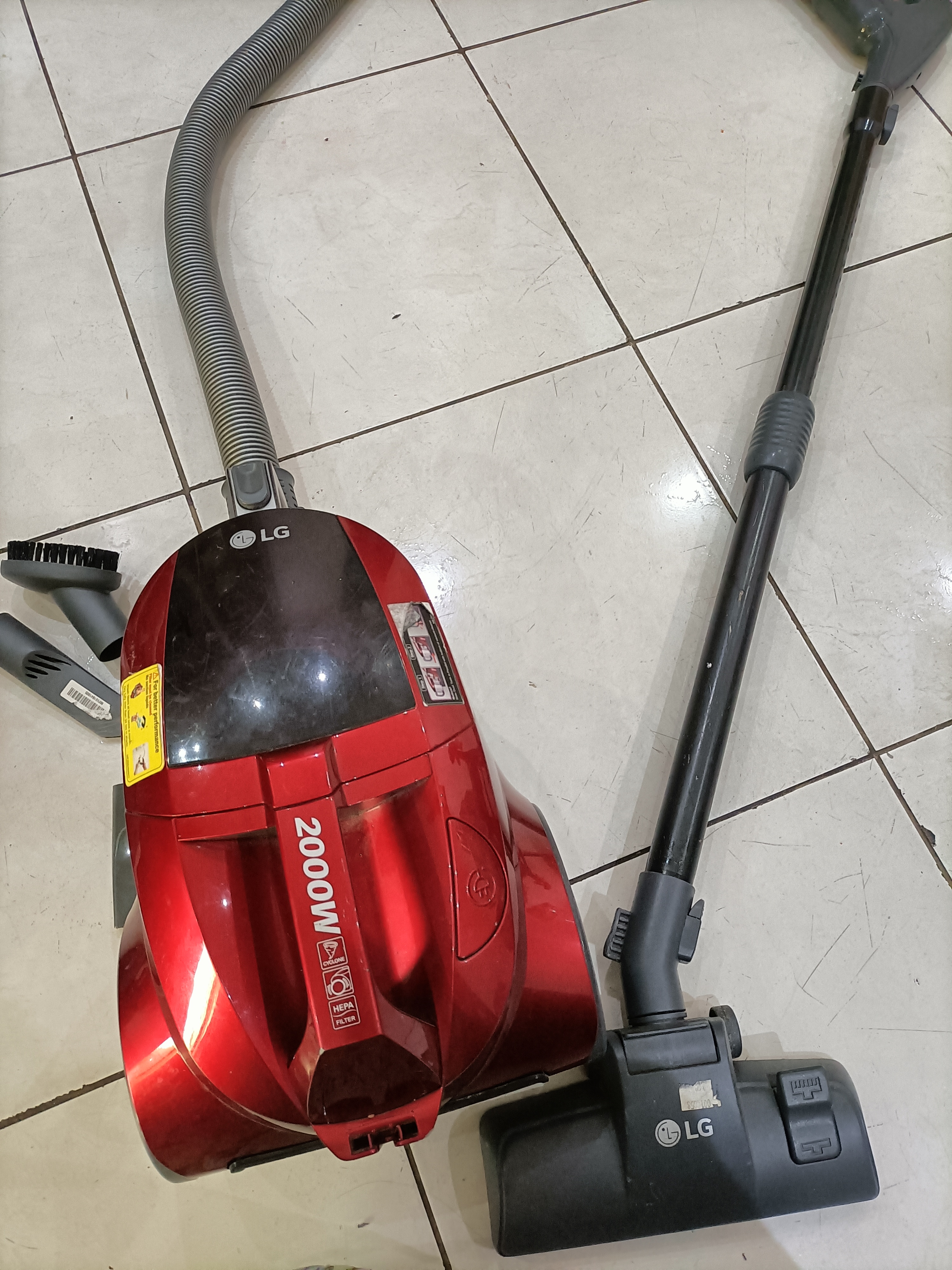 LG vaccum cleaner  - Image 2