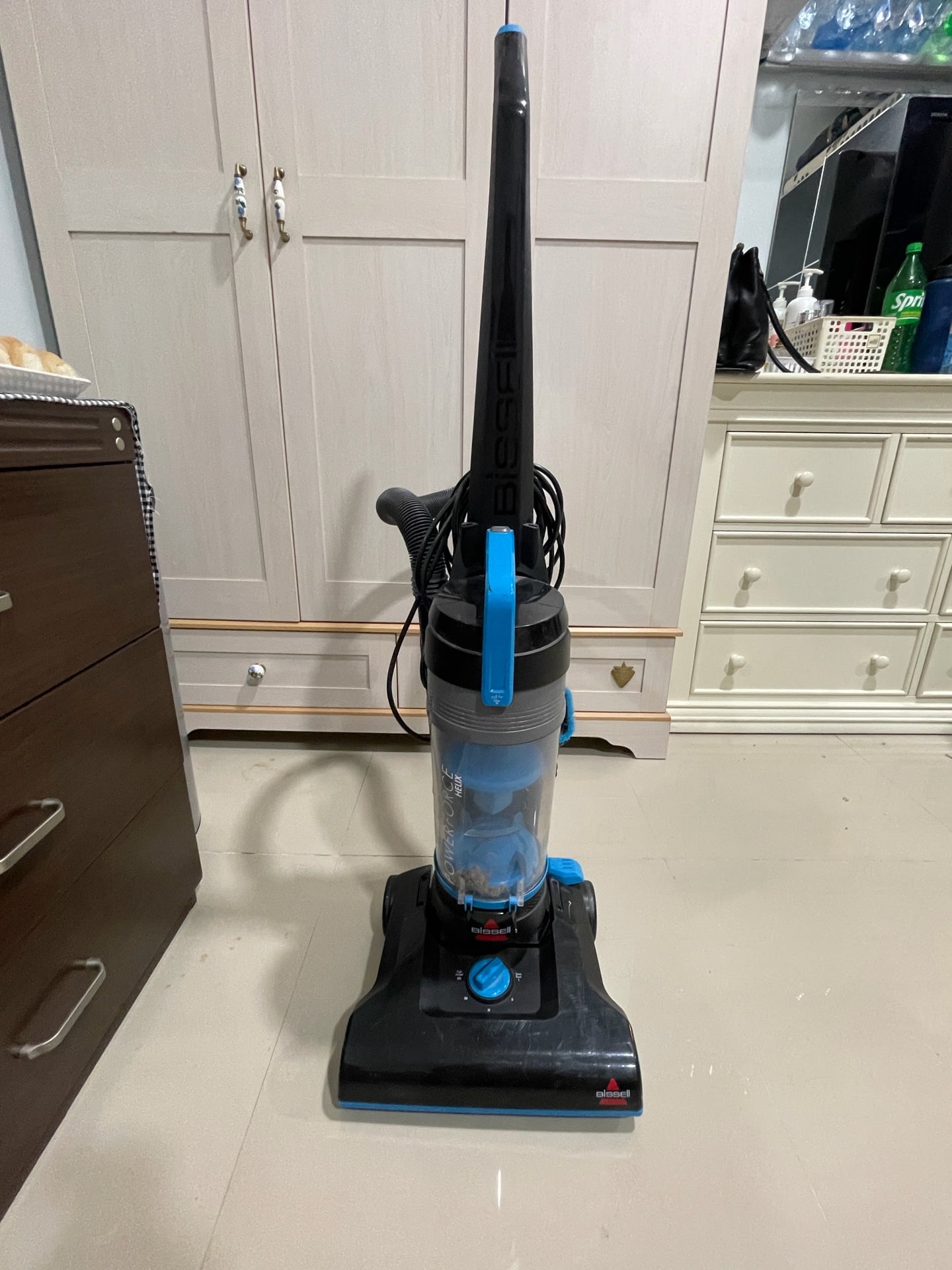 Bissel Vaccum Cleaner - Image 2