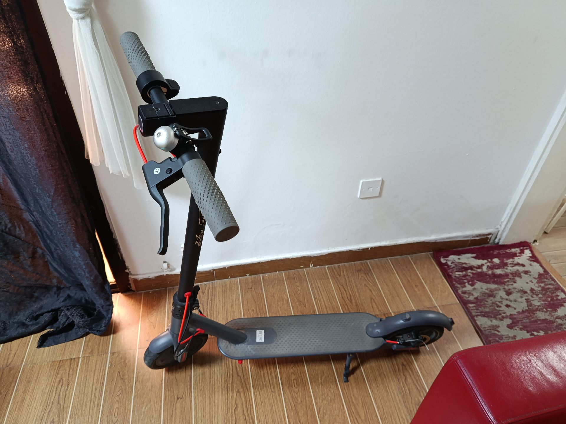 Electric scooter, very good condition, chargeable - Image 2