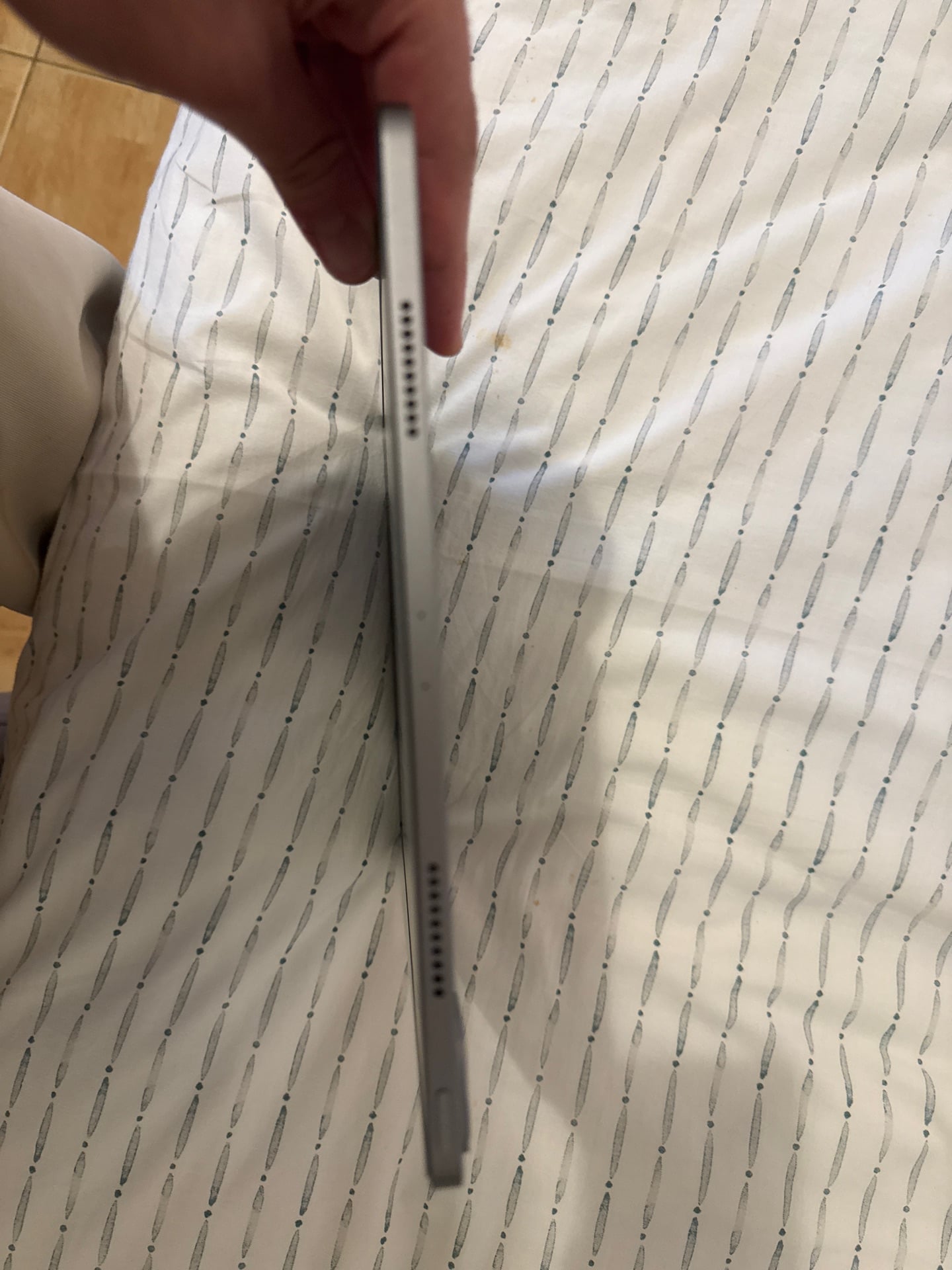 iPad Pro 12.9” M2 6th Gen - Image 7