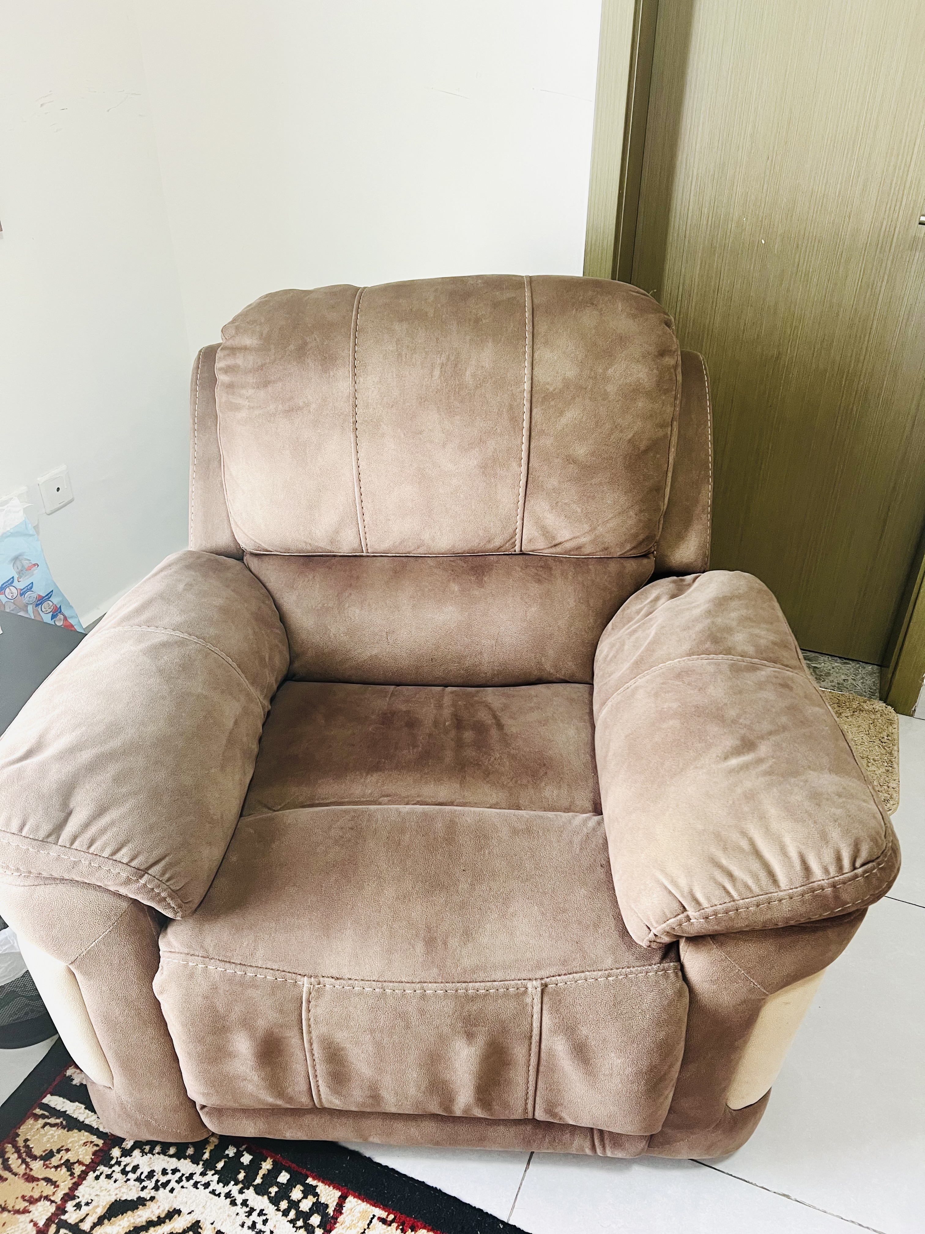 Single Seater Recliner in good condition  - Image 2