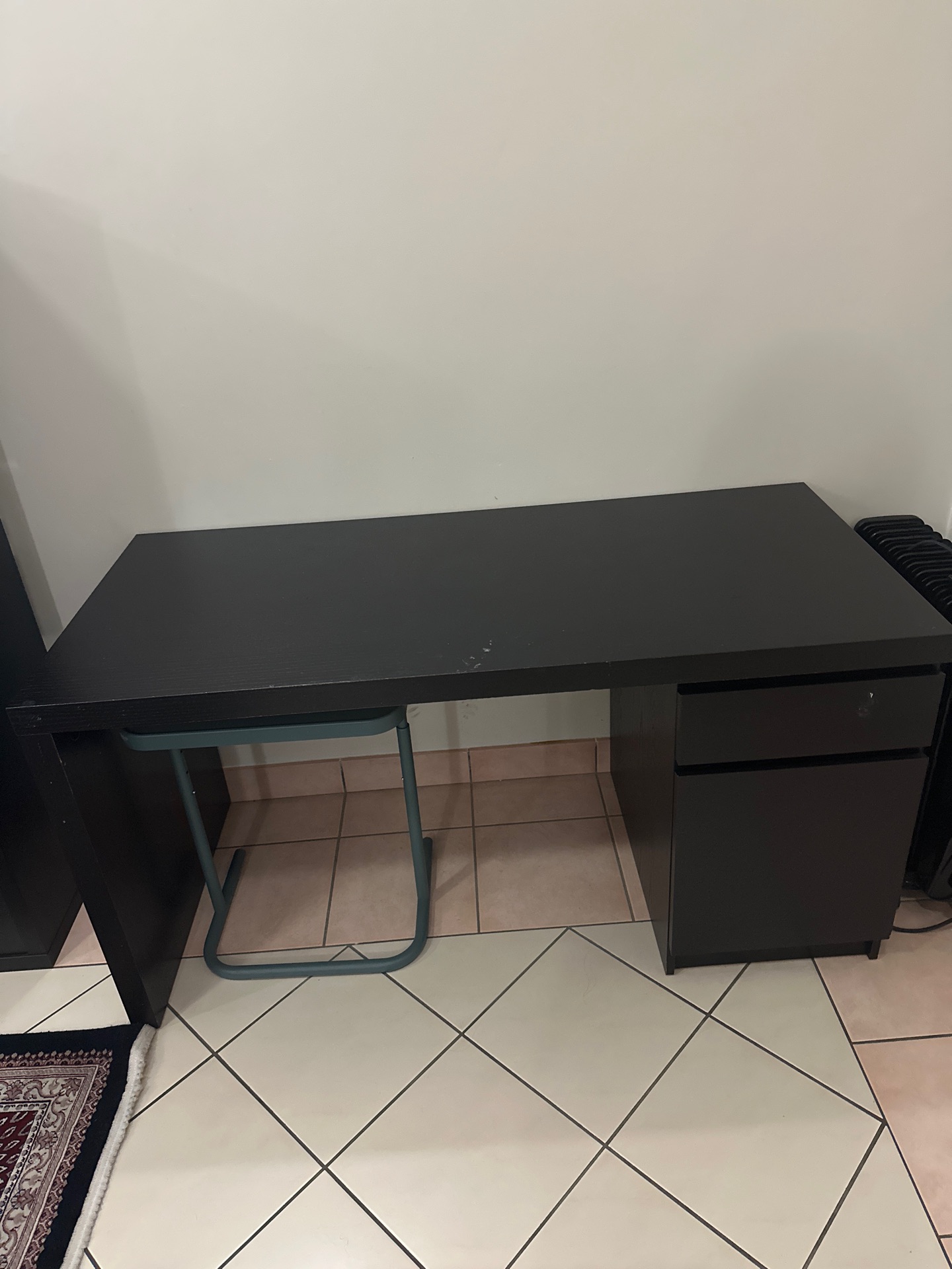 Study table - Image 1