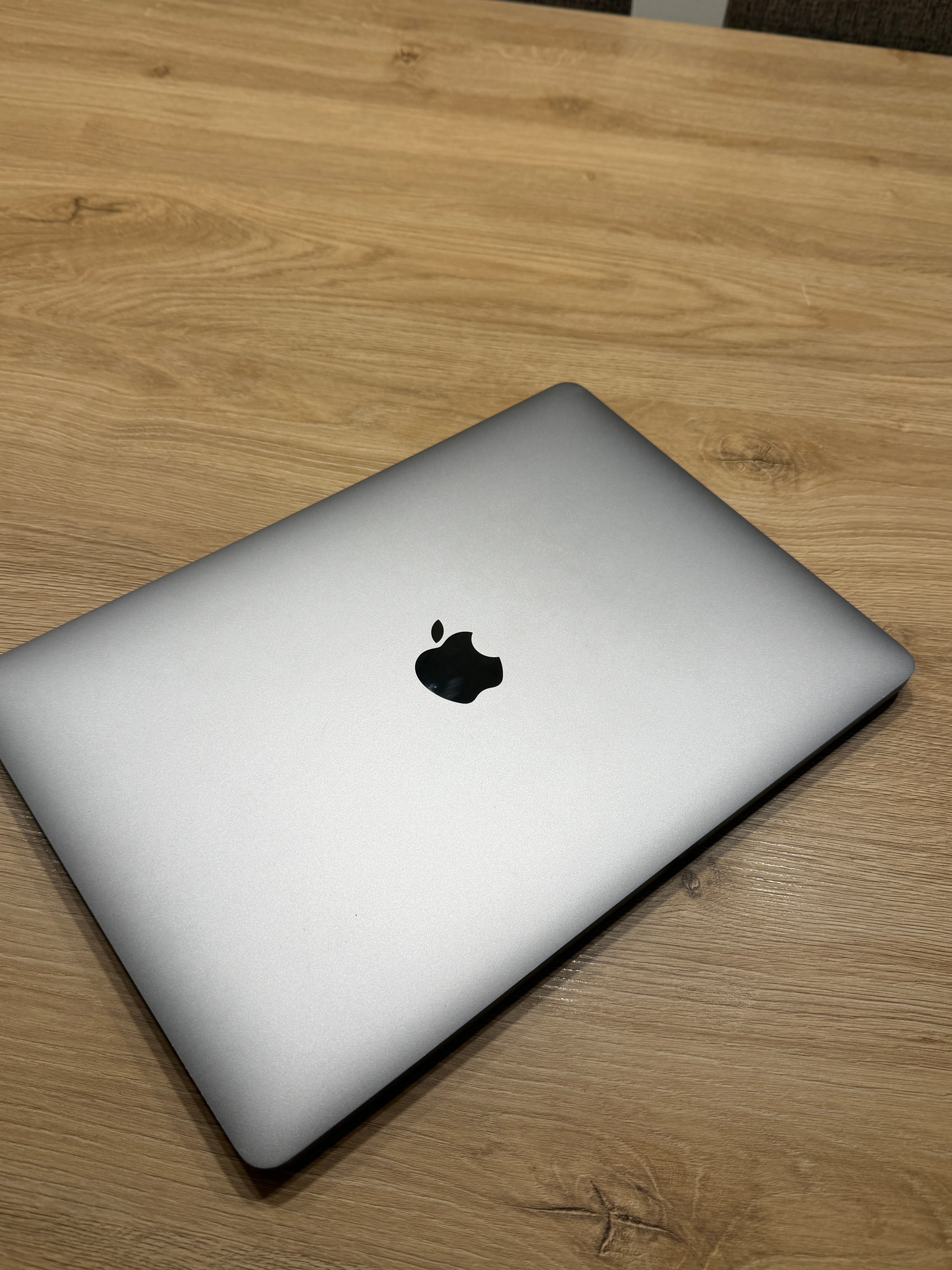Apple Macbook Pro M2 - 512GB - Image 1