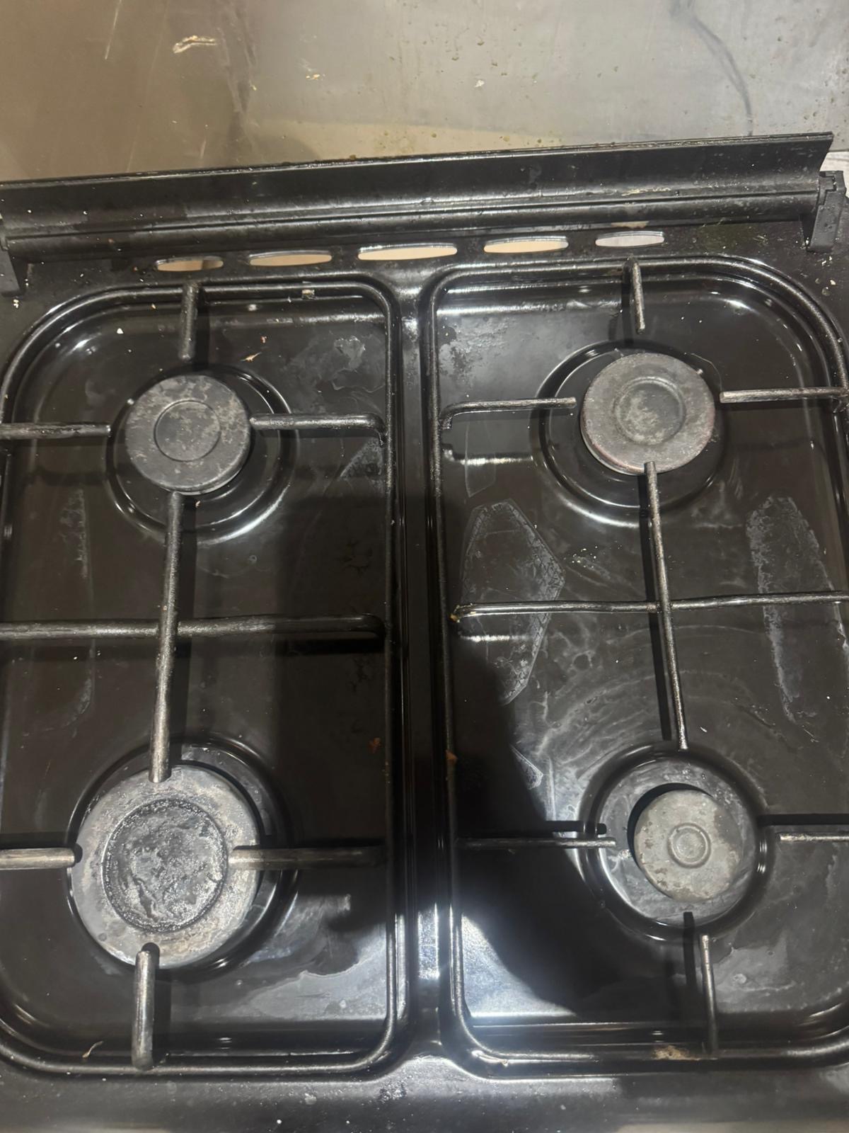 4 burners Cooking range + small gaz cylinder + regulator  - Image 2