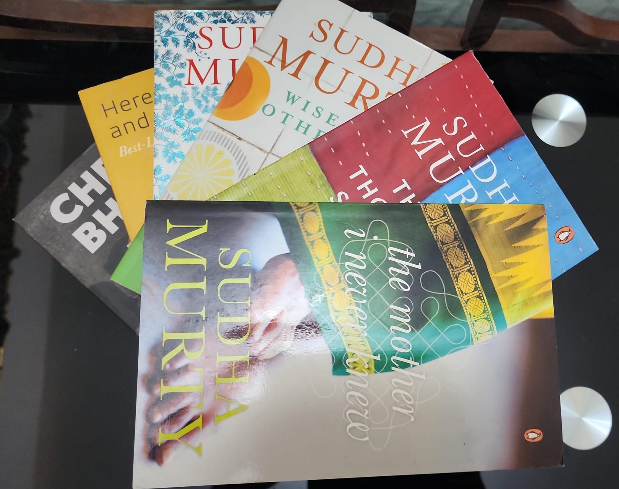 Sudha Murty and Chetan Bhagat Books (PRICE NEGOTIABLE) - Image 3