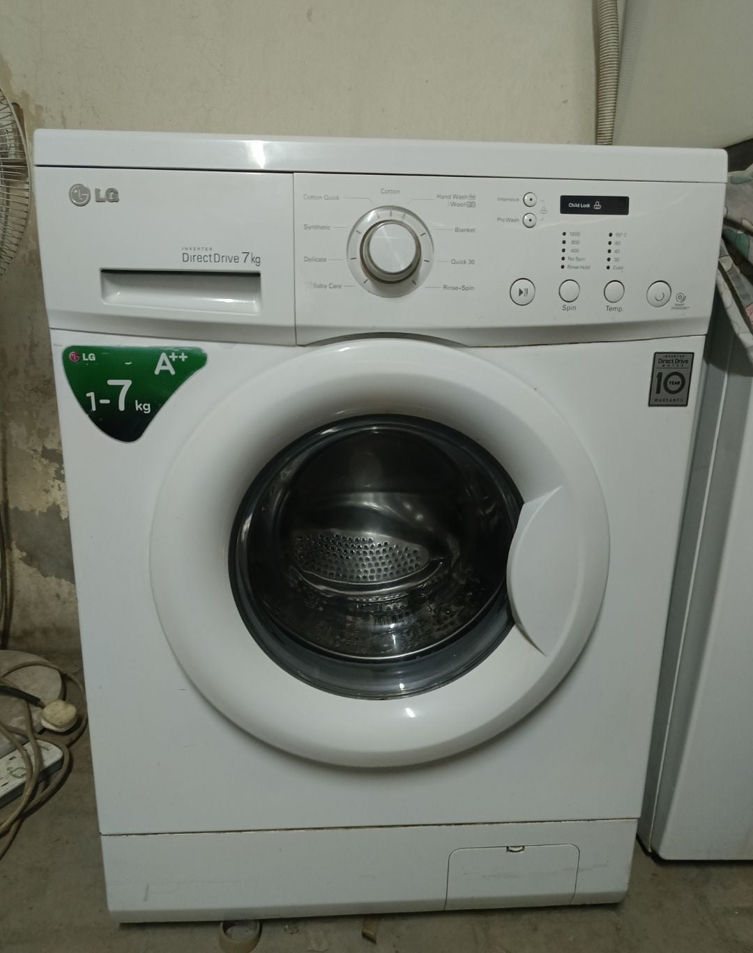 Lg 7kg washing machine good condition for sale - Image 1