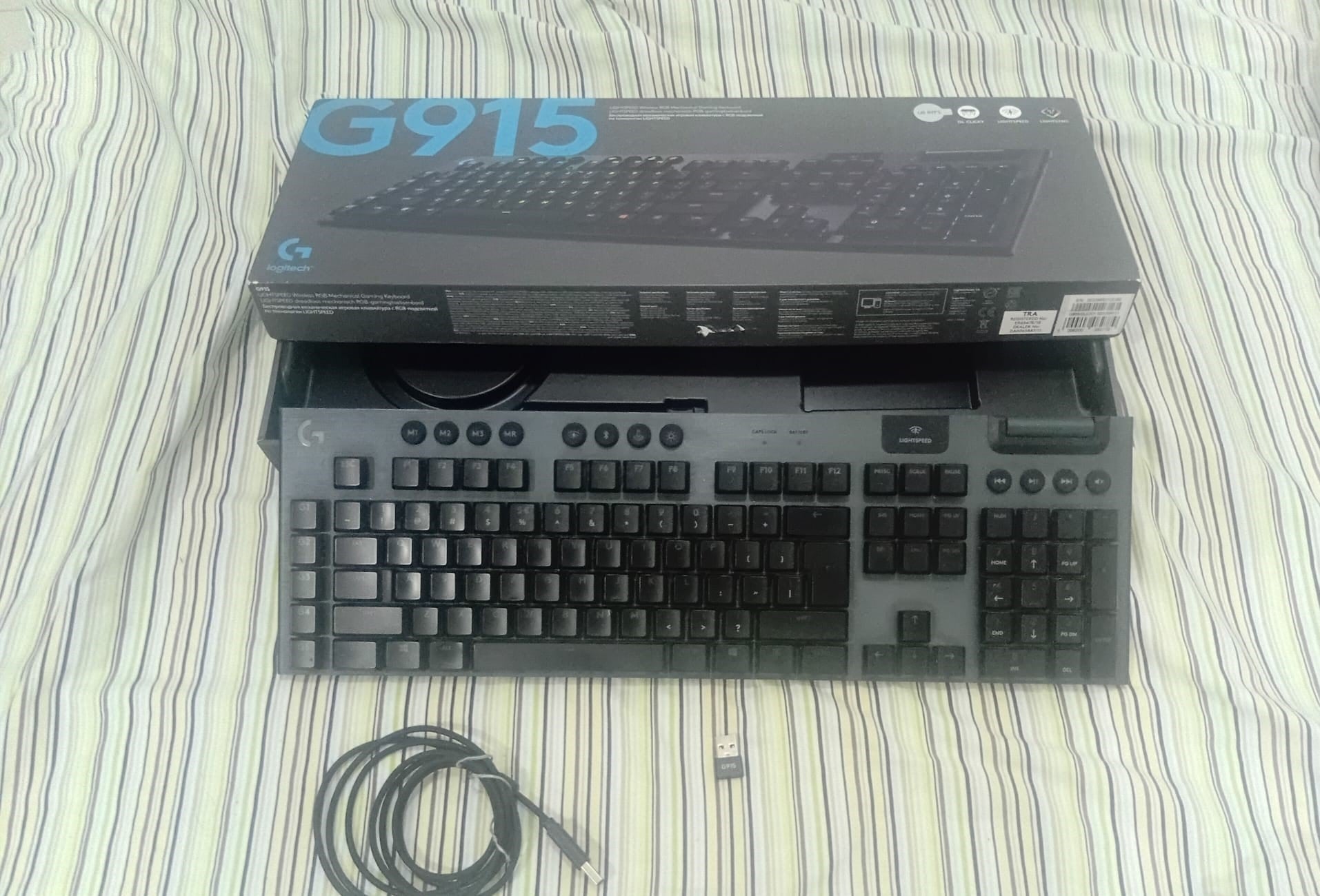Logitech G915 LIGHTSPEED Wireless Mechanical Gaming Keyboard  - Image 4