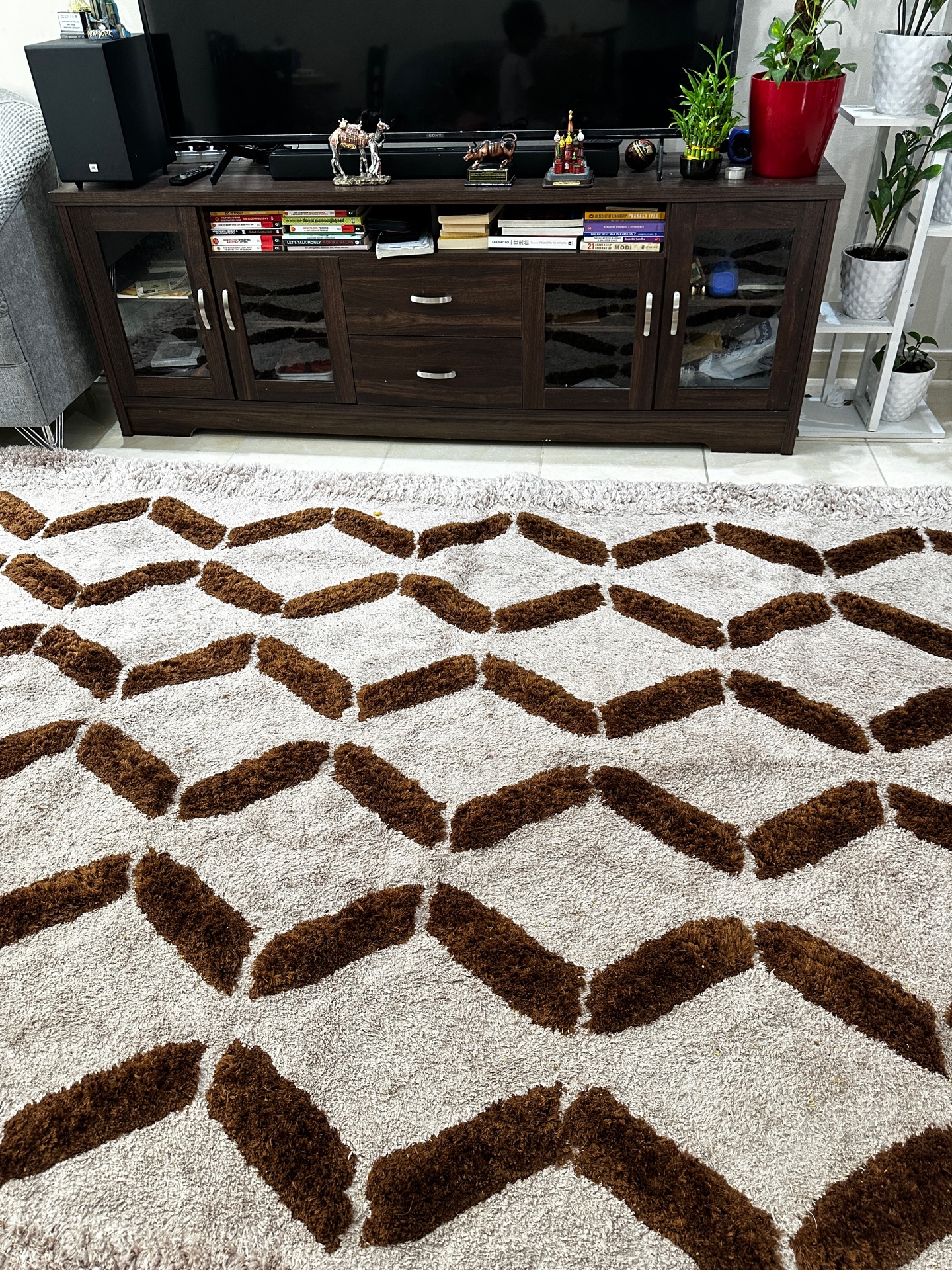 Rarely used carpet for sale — looks like new.  - Image 5