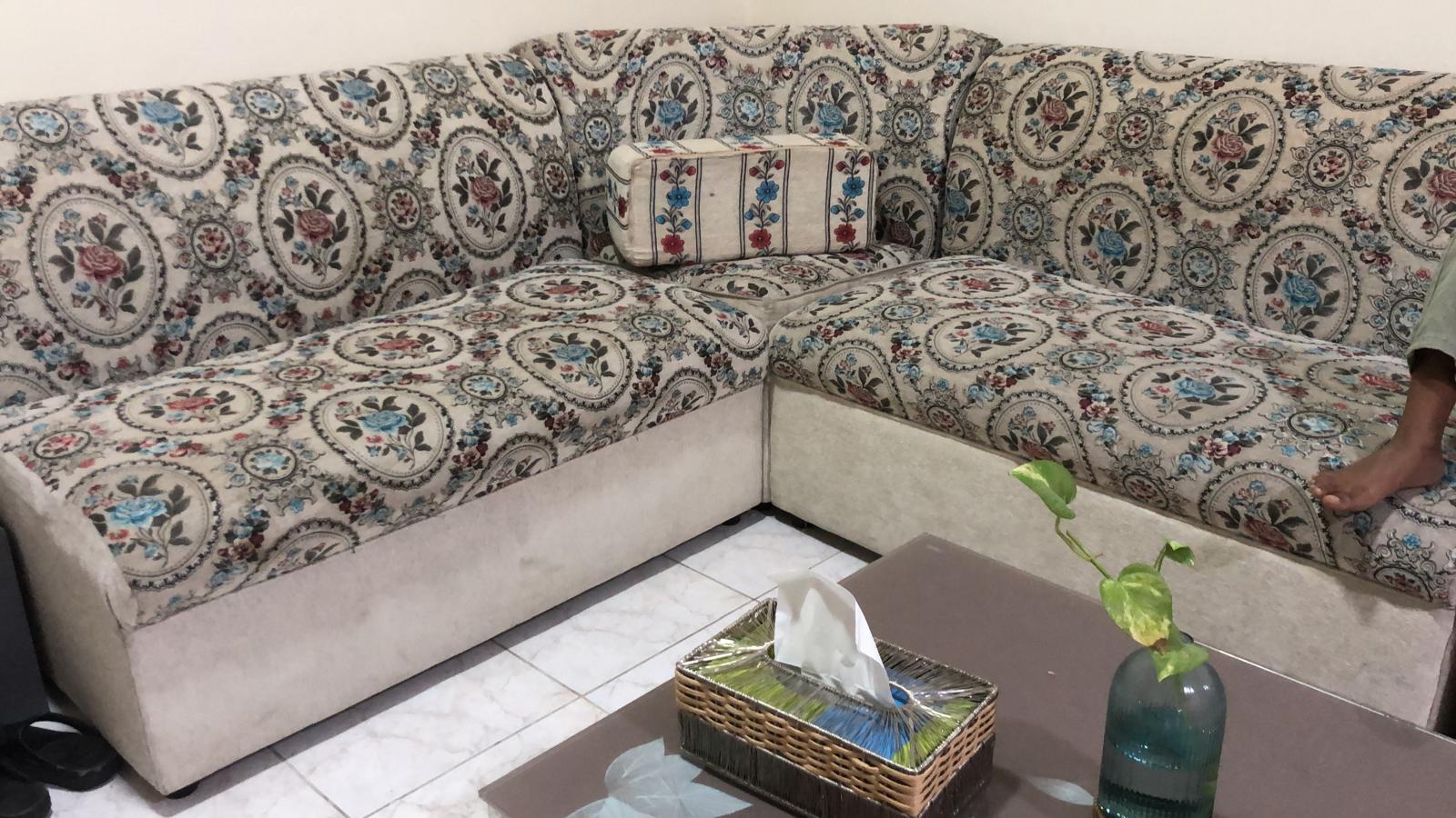 Used sofa set with good condition. 3 pieces sofa set   - Image 2